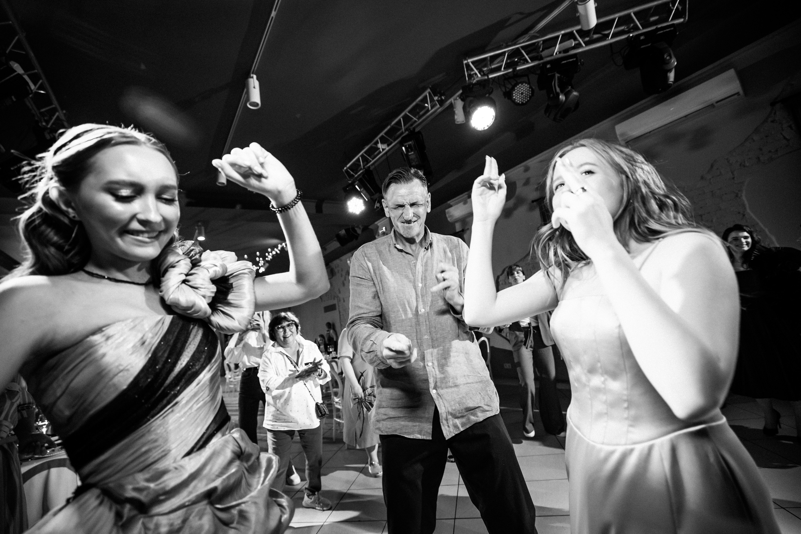 2023-06-23 Выпускной МБОУ СОШ № 10. Фотограф в Красноярске