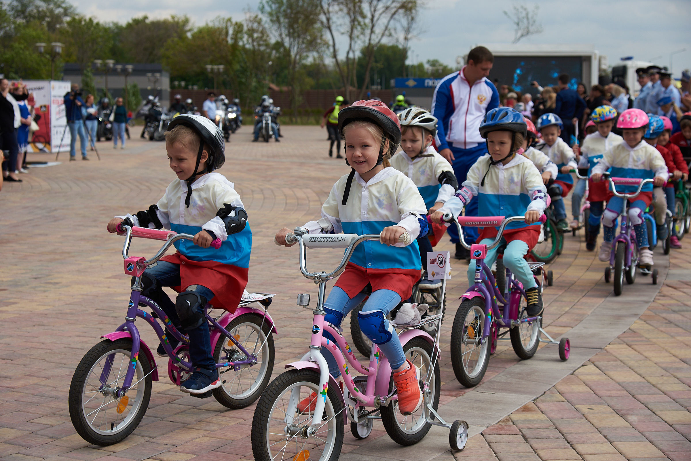 Открытие проекта «Однозначно» в Ростове. Репортажный и коммерческий фотограф в Ростове Виталий Ишков