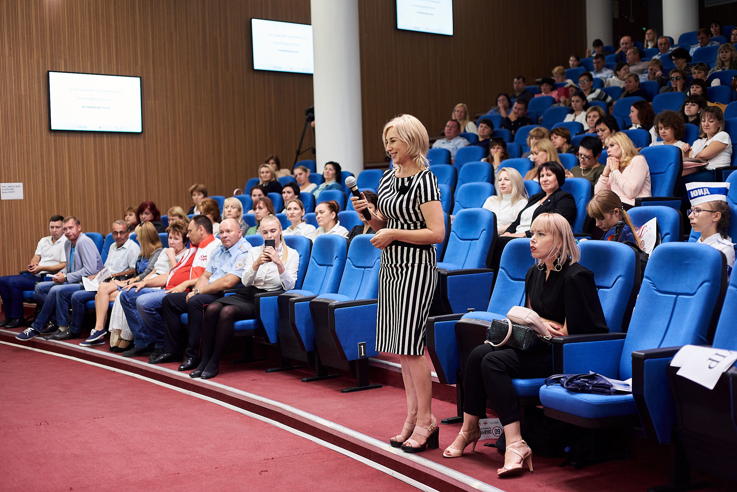 Открытие проекта «Однозначно» в Ростове. Репортажный и коммерческий фотограф в Ростове Виталий Ишков