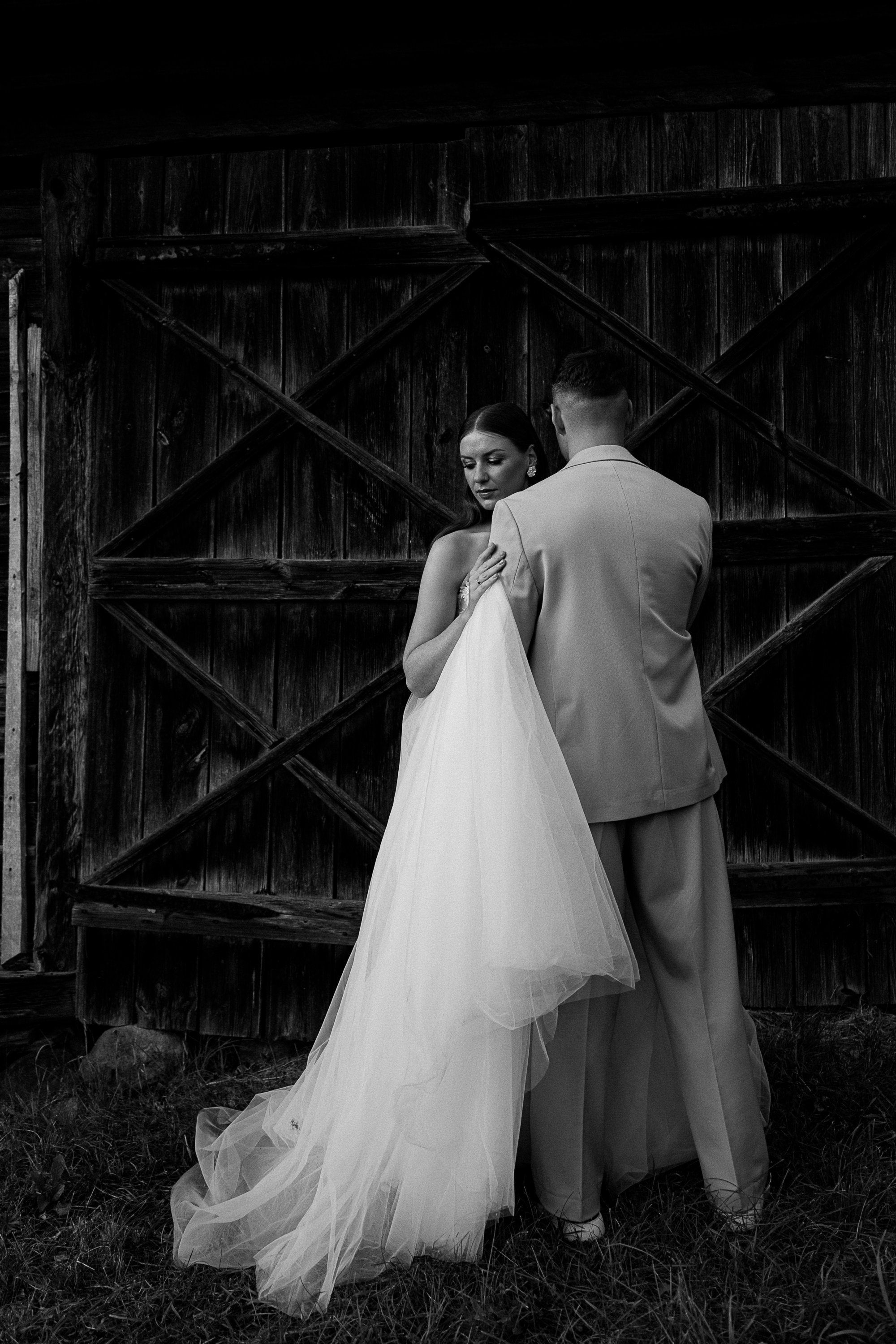 Свадьбная фотосессия в деревенской атмосфере. Свадебный и семейный фотограф Виолетта Сидельникова. Краснодар, Россия, Беларусь, Европа