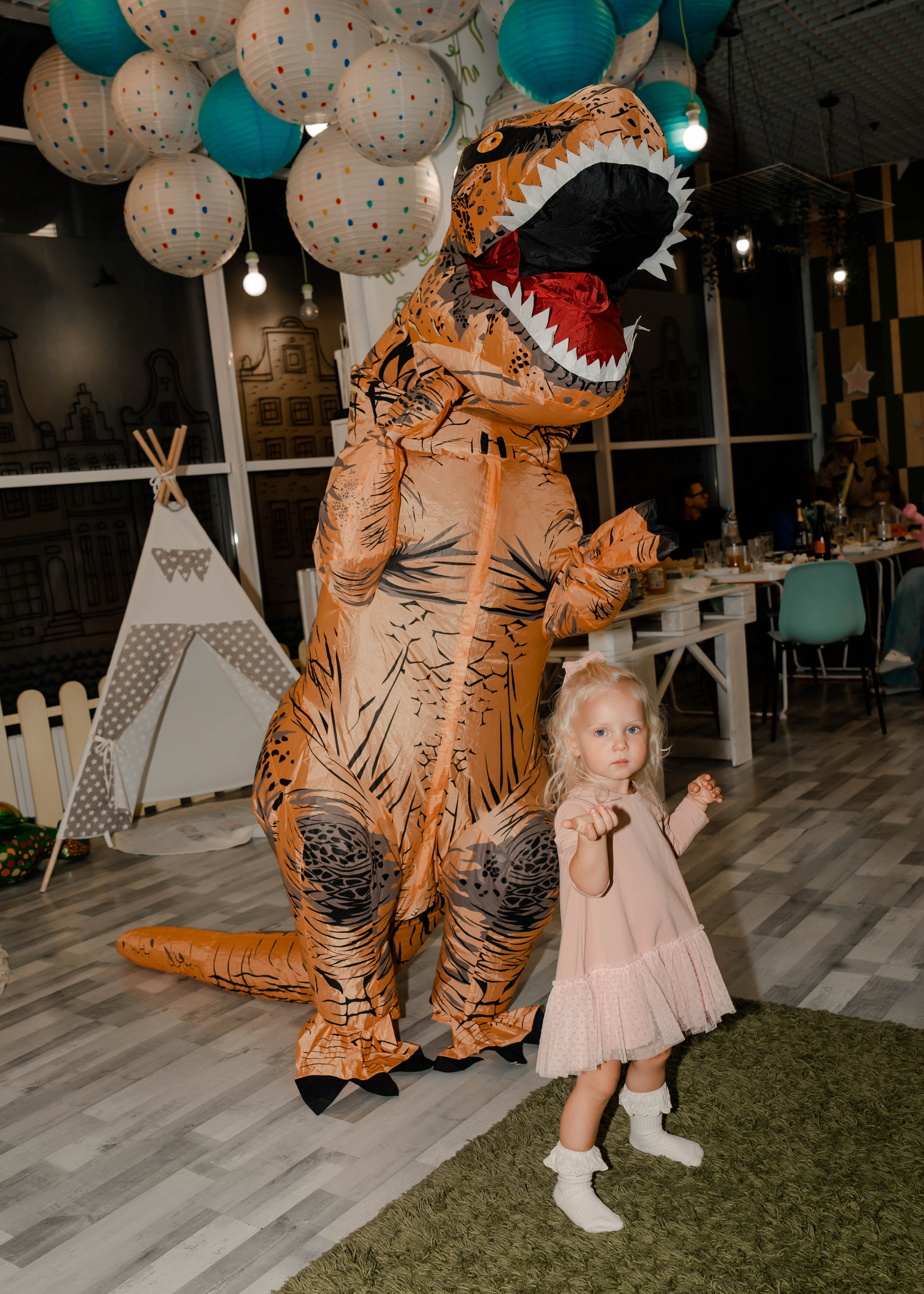 Грозный Тирекс. Крамер Юлиана детский и семейный фотограф