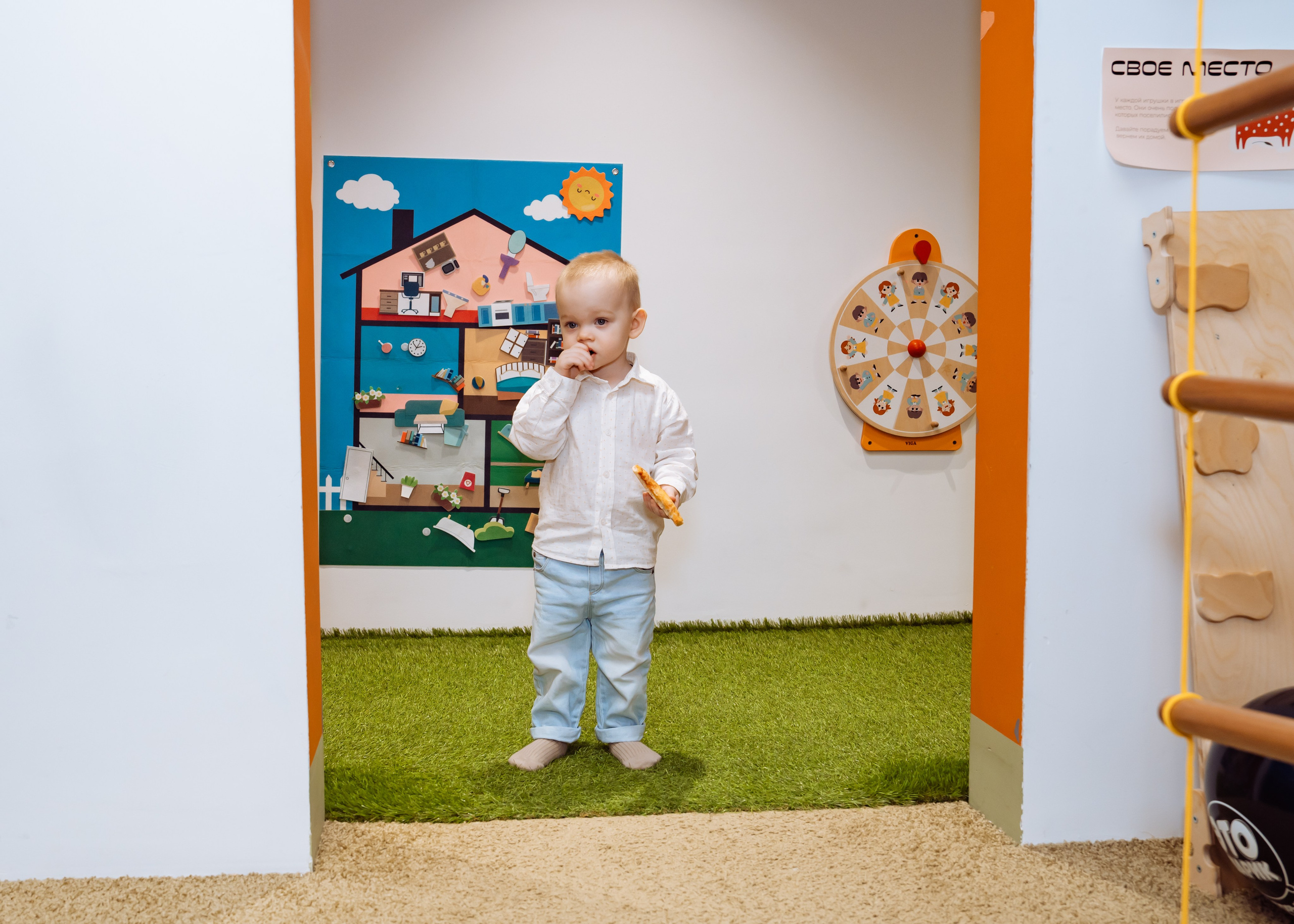 Карамелька в гостях у Романа. Крамер Юлиана детский и семейный фотограф