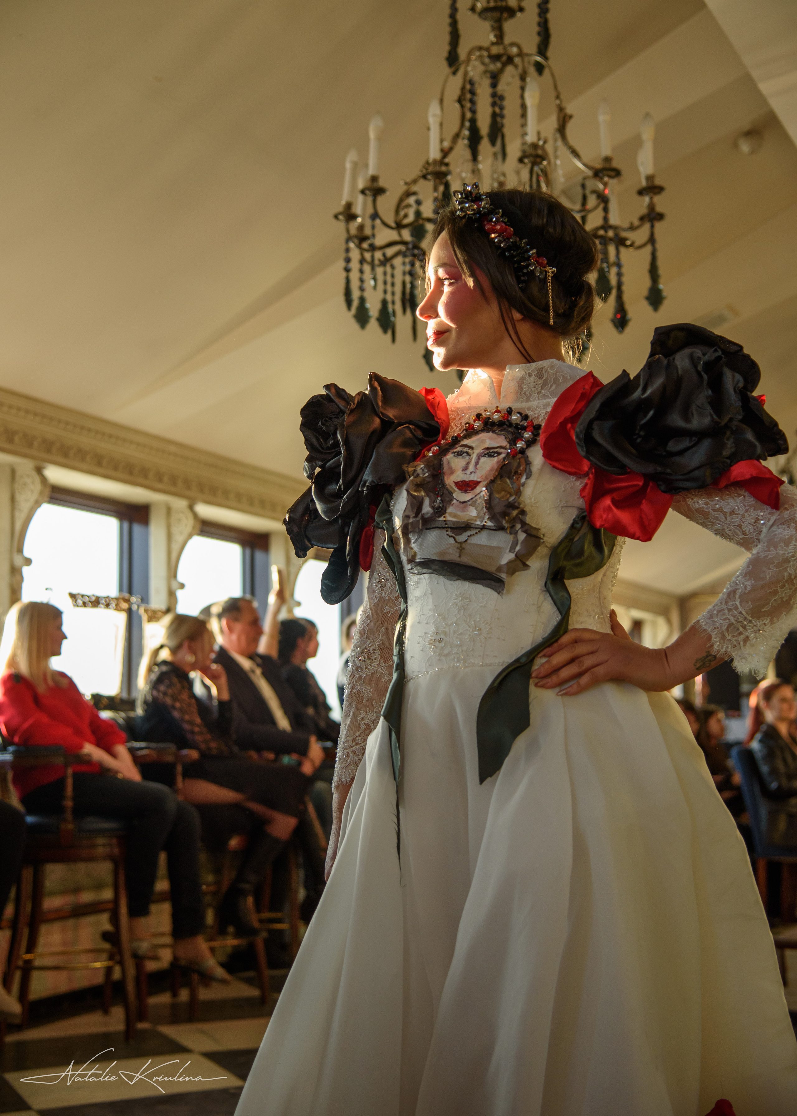 Фэшн показ дизайнерской одежды. Портретный Семейный Fine-Art фотограф в Санкт-Петербурге Криулина