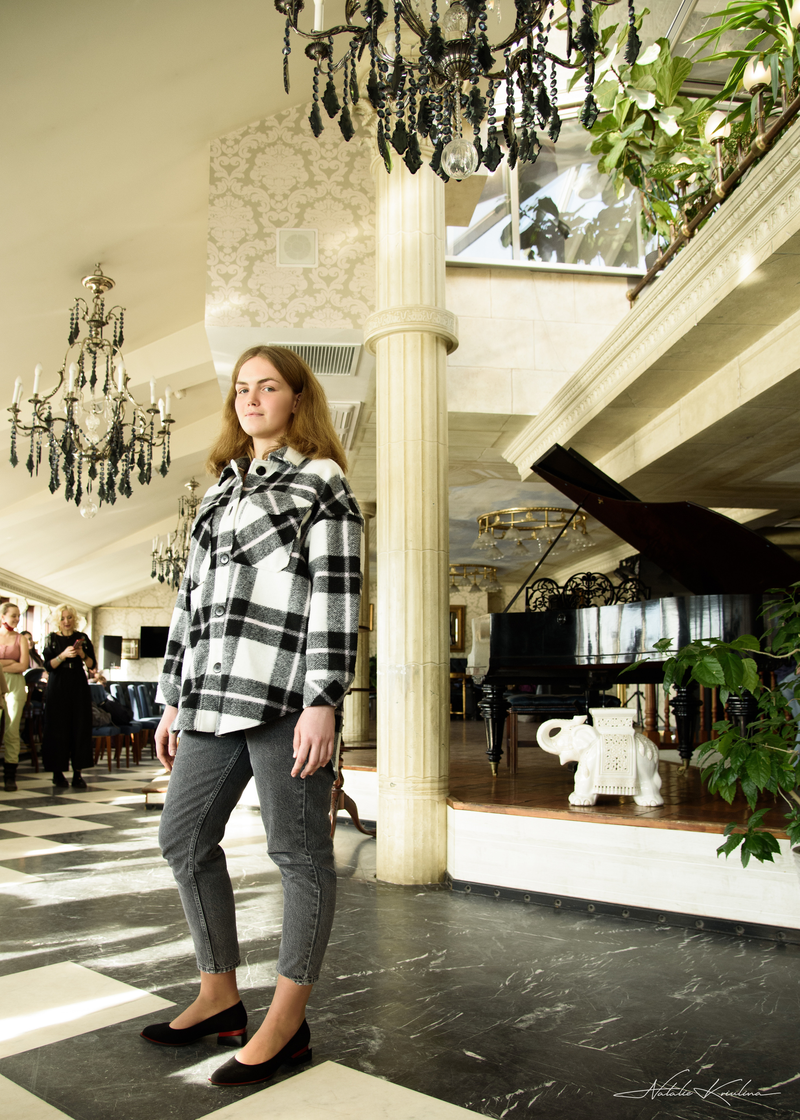 Фэшн показ дизайнерской одежды. Портретный Семейный Fine-Art фотограф в Санкт-Петербурге Криулина