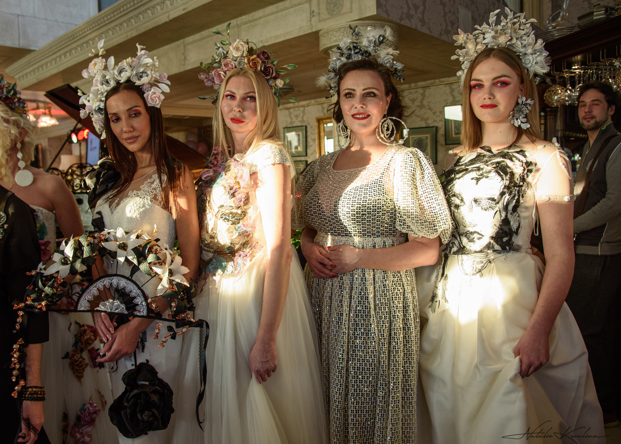 Фэшн показ дизайнерской одежды. Портретный Семейный Fine-Art фотограф в Санкт-Петербурге Криулина