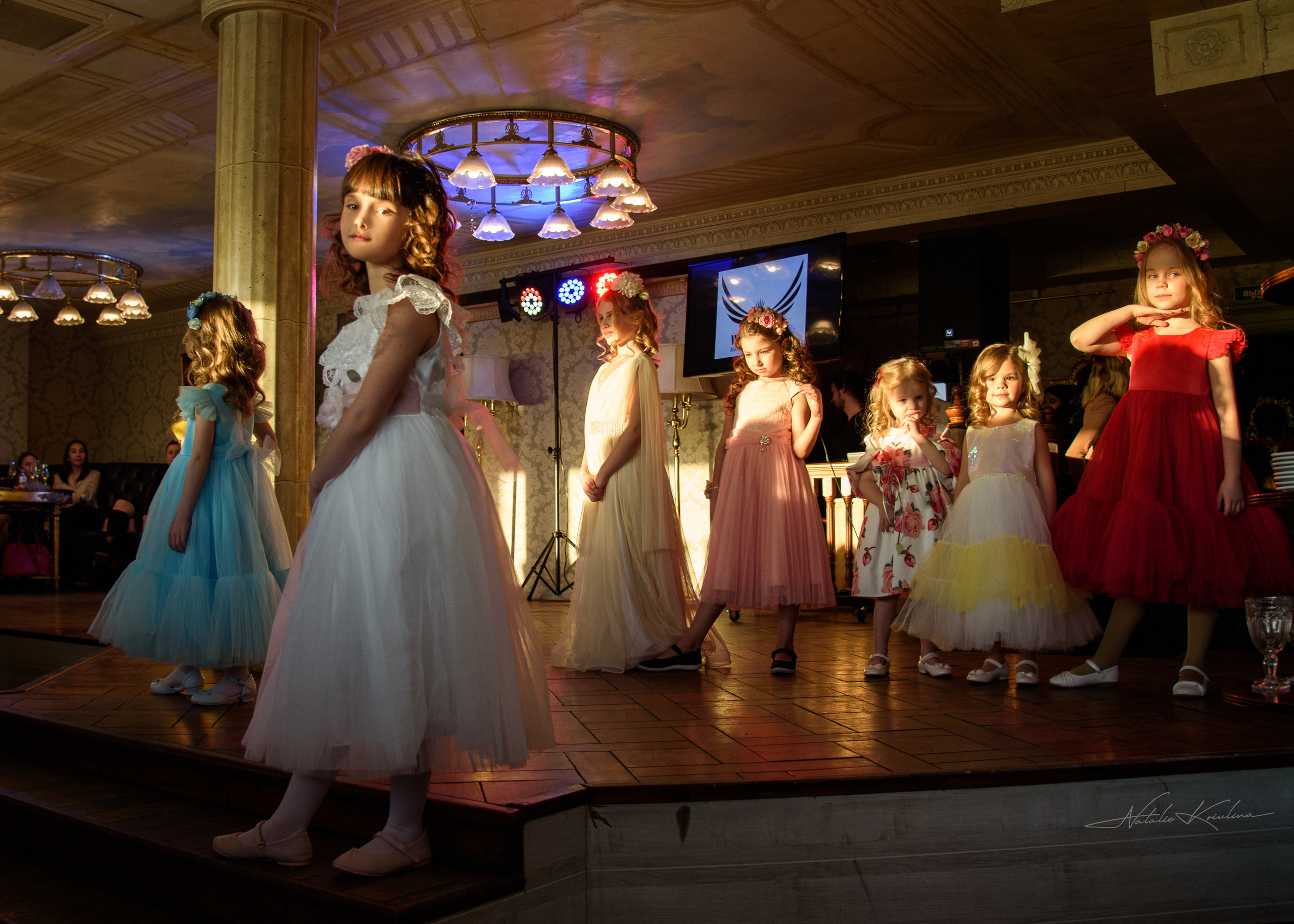 Фэшн показ дизайнерской одежды. Портретный Семейный Fine-Art фотограф в Санкт-Петербурге Криулина