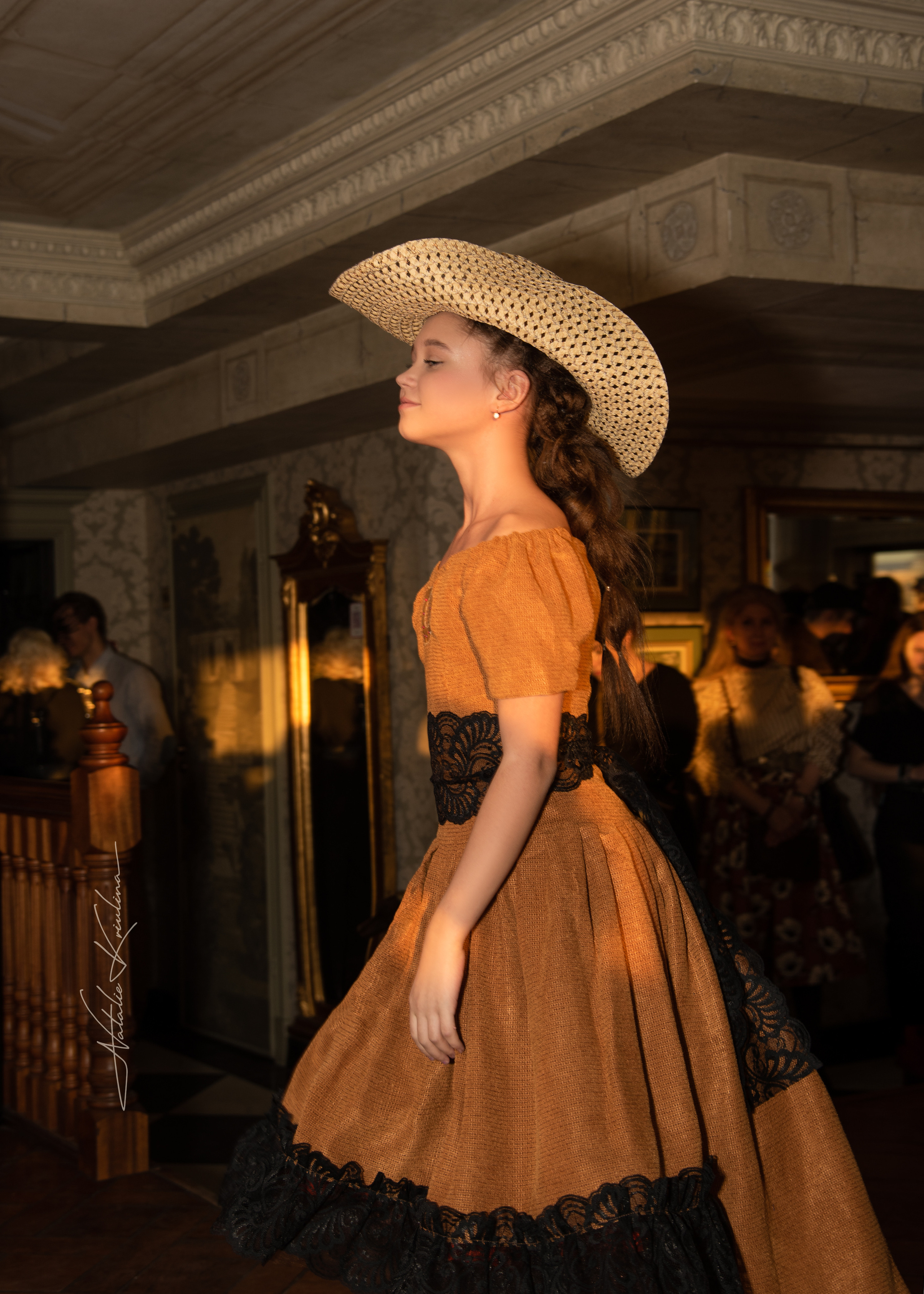 Фэшн показ дизайнерской одежды. Портретный Семейный Fine-Art фотограф в Санкт-Петербурге Криулина