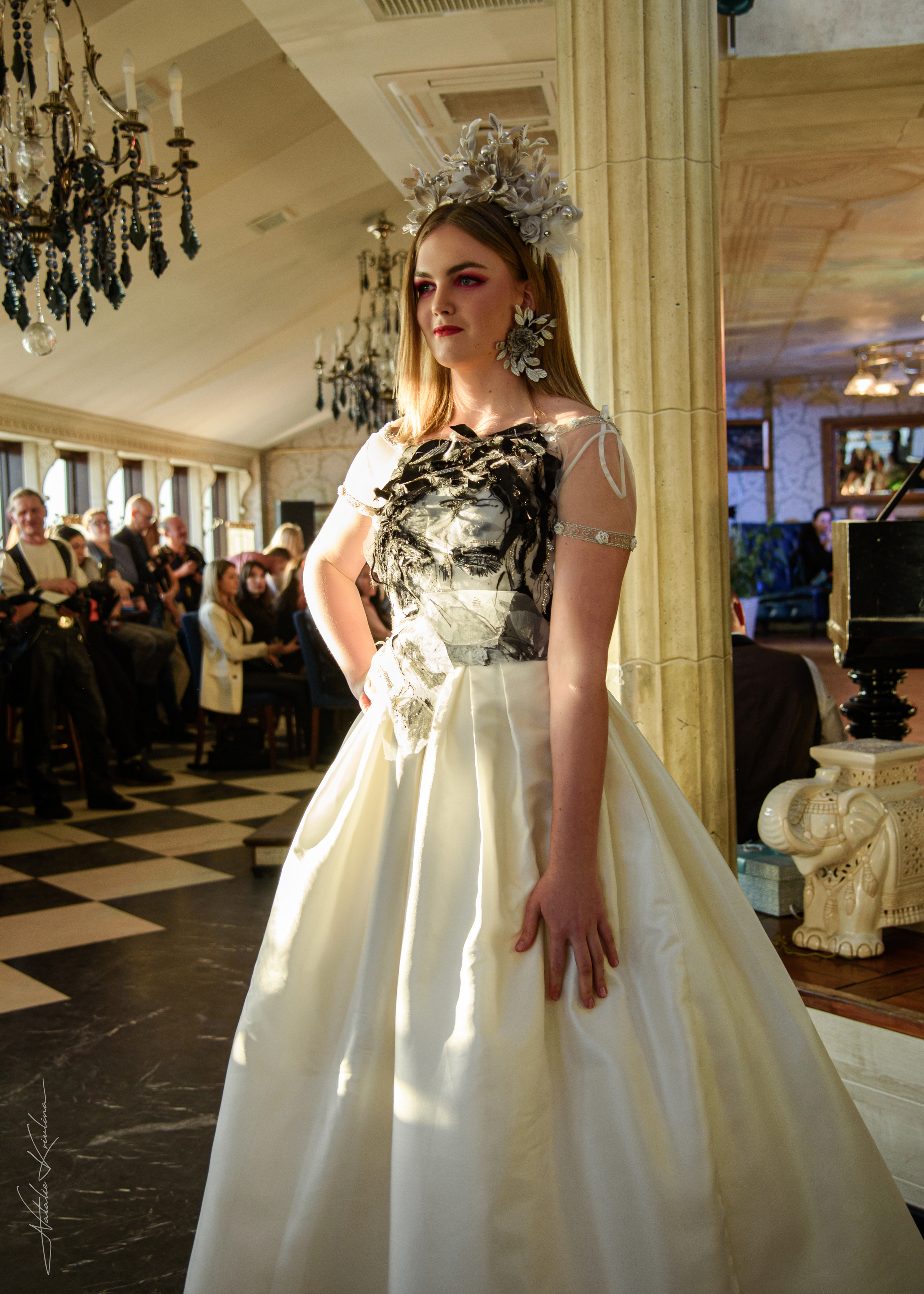 Фэшн показ дизайнерской одежды. Портретный Семейный Fine-Art фотограф в Санкт-Петербурге Криулина