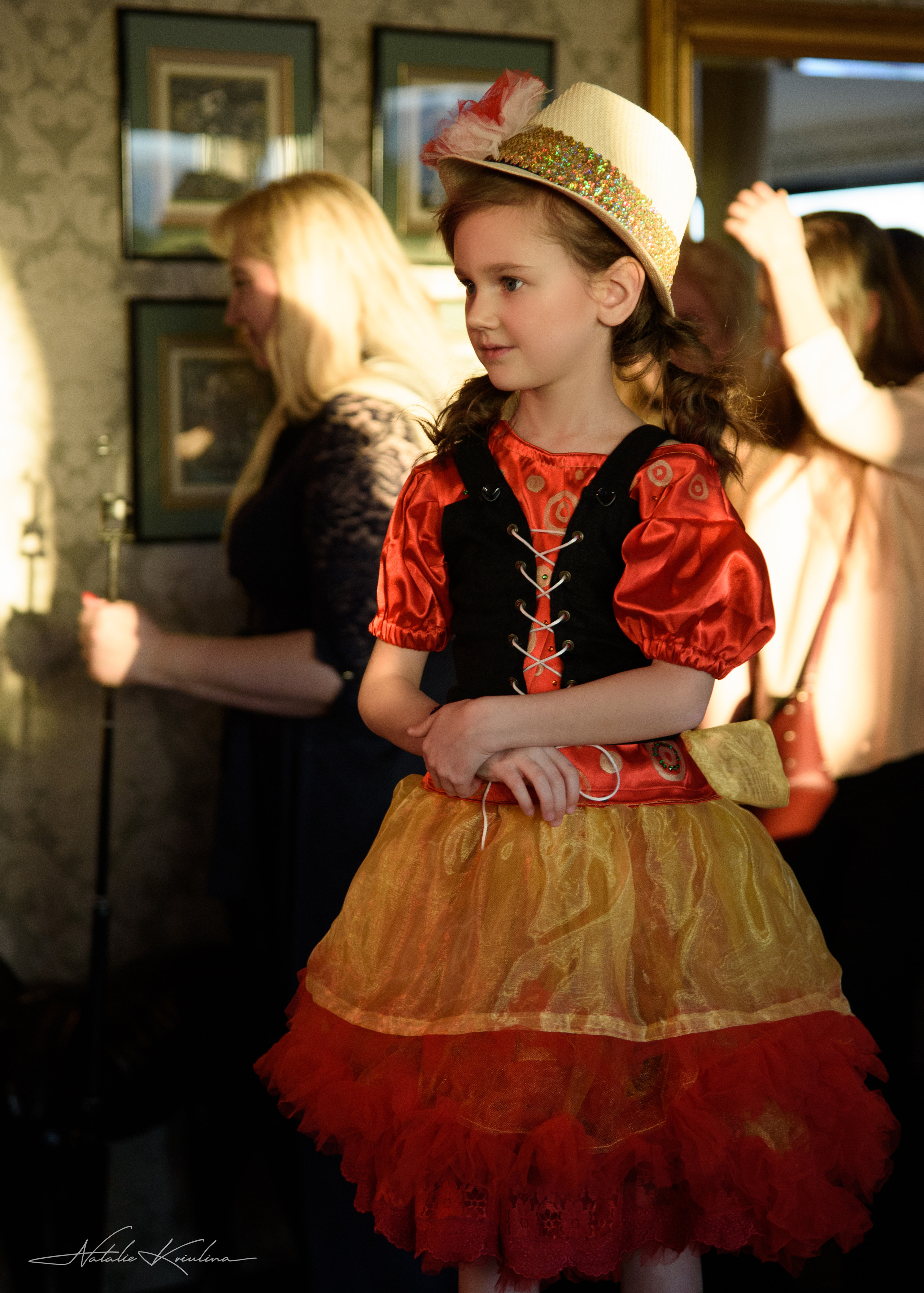 Фэшн показ дизайнерской одежды. Портретный Семейный Fine-Art фотограф в Санкт-Петербурге Криулина