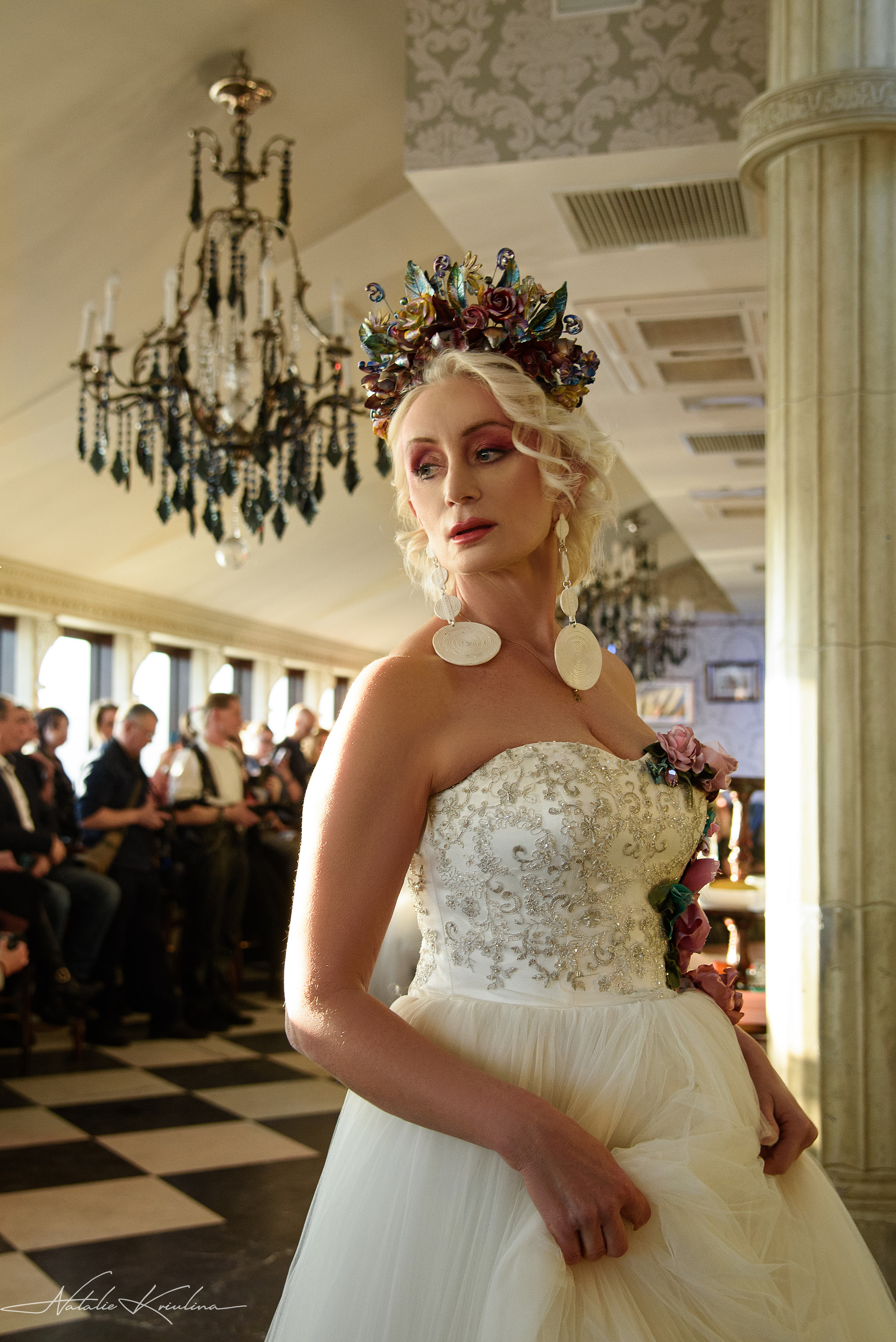 Фэшн показ дизайнерской одежды. Портретный Семейный Fine-Art фотограф в Санкт-Петербурге Криулина