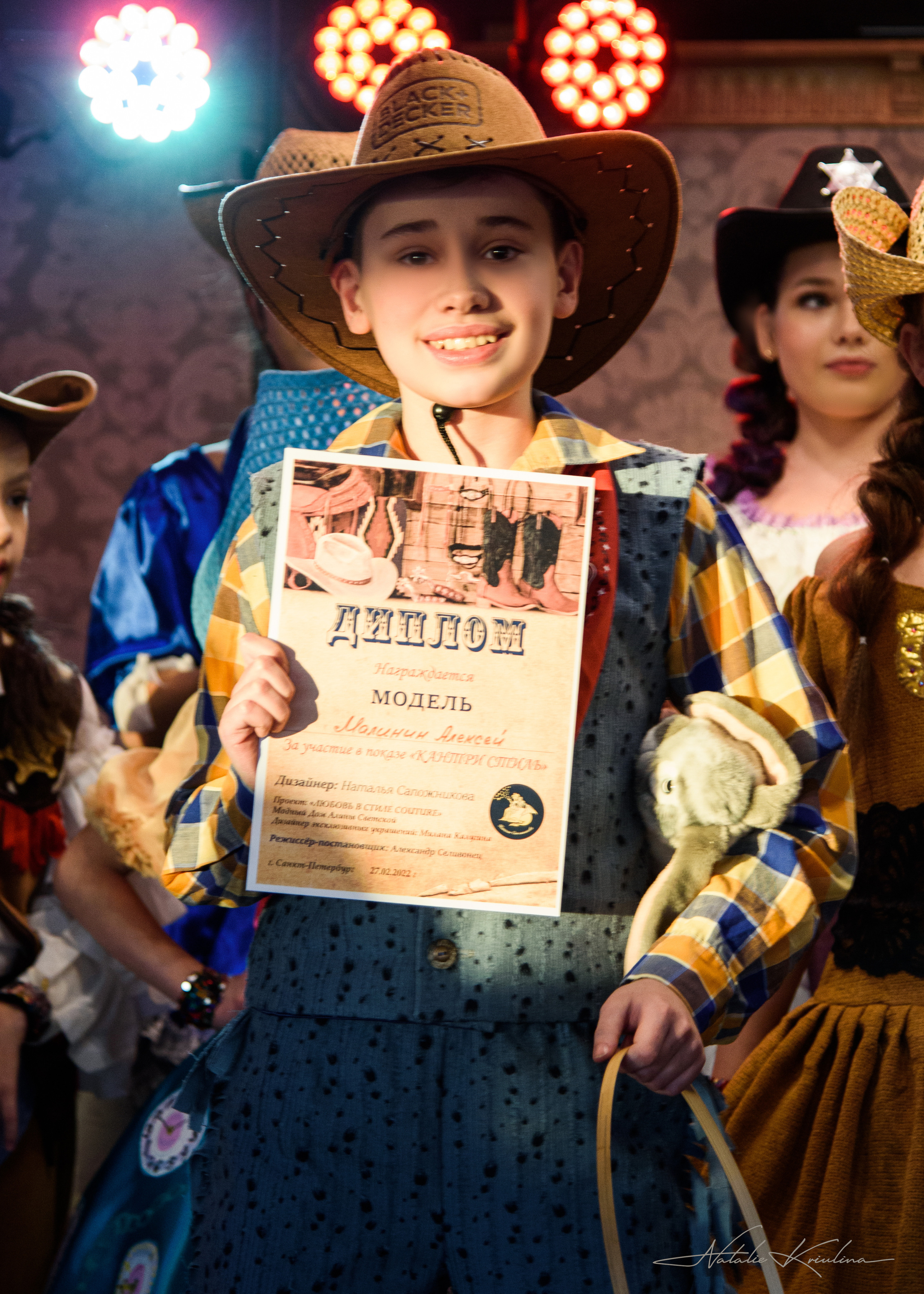 Фэшн показ дизайнерской одежды. Портретный Семейный Fine-Art фотограф в Санкт-Петербурге Криулина