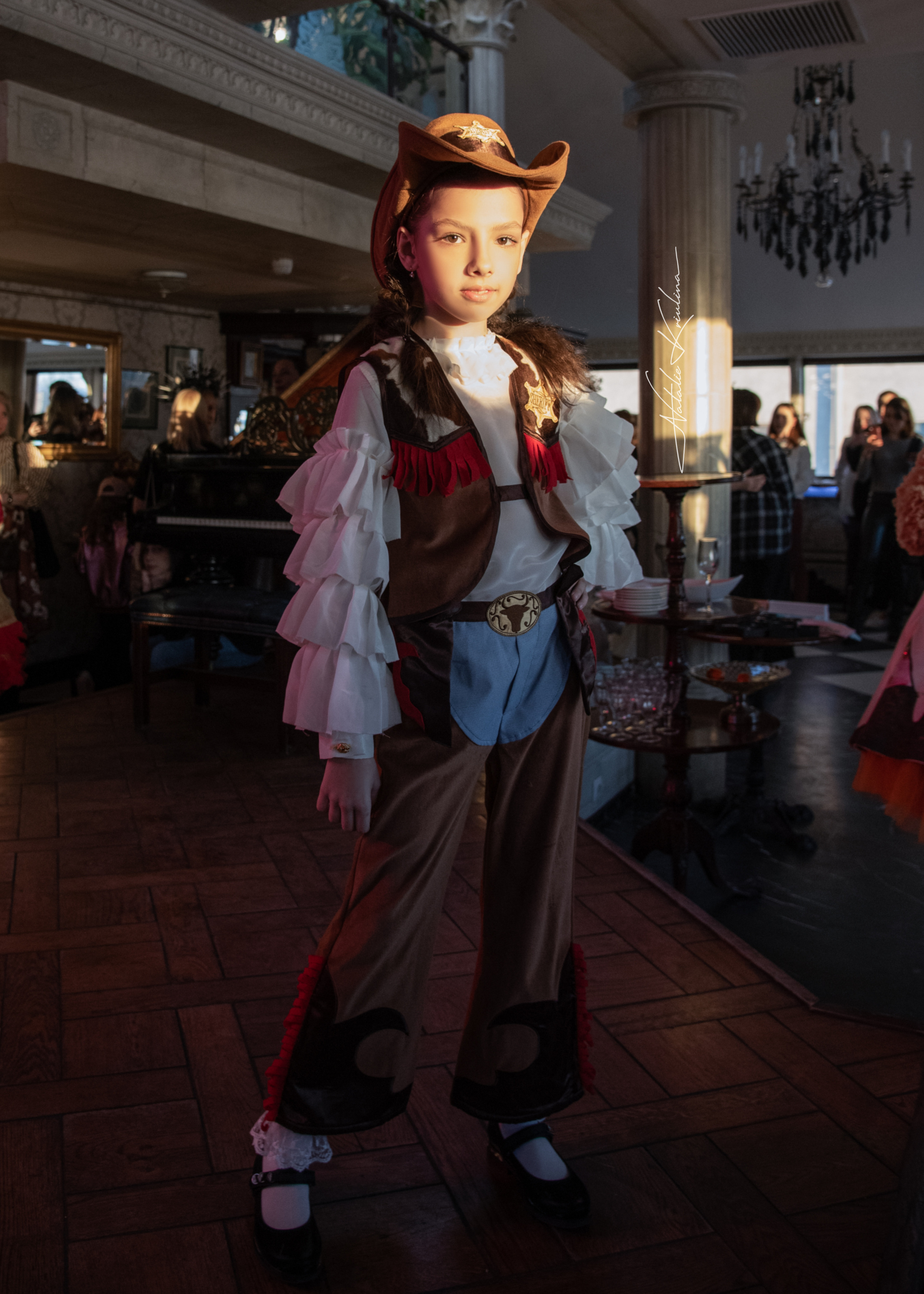 Фэшн показ дизайнерской одежды. Портретный Семейный Fine-Art фотограф в Санкт-Петербурге Криулина