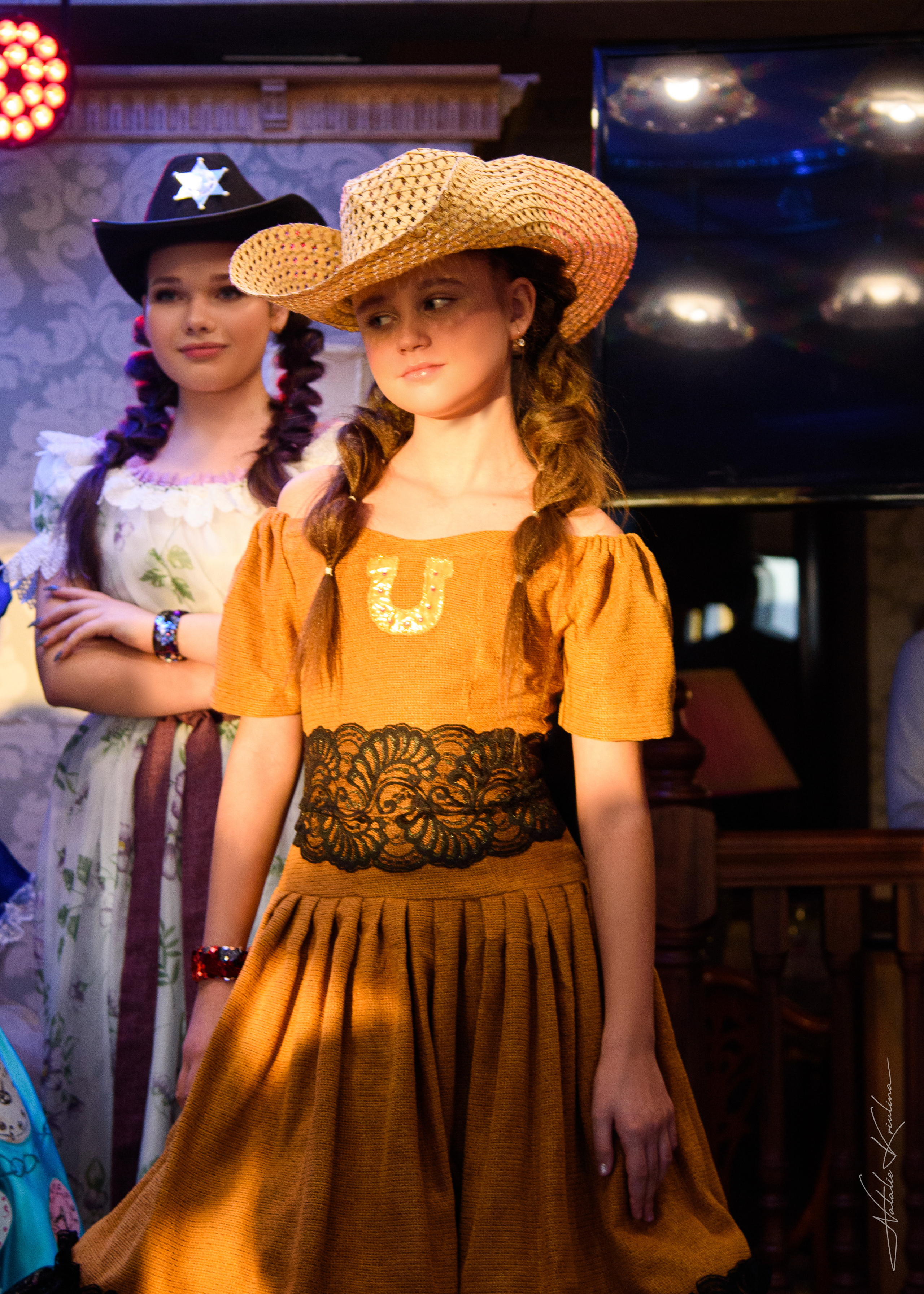 Фэшн показ дизайнерской одежды. Портретный Семейный Fine-Art фотограф в Санкт-Петербурге Криулина