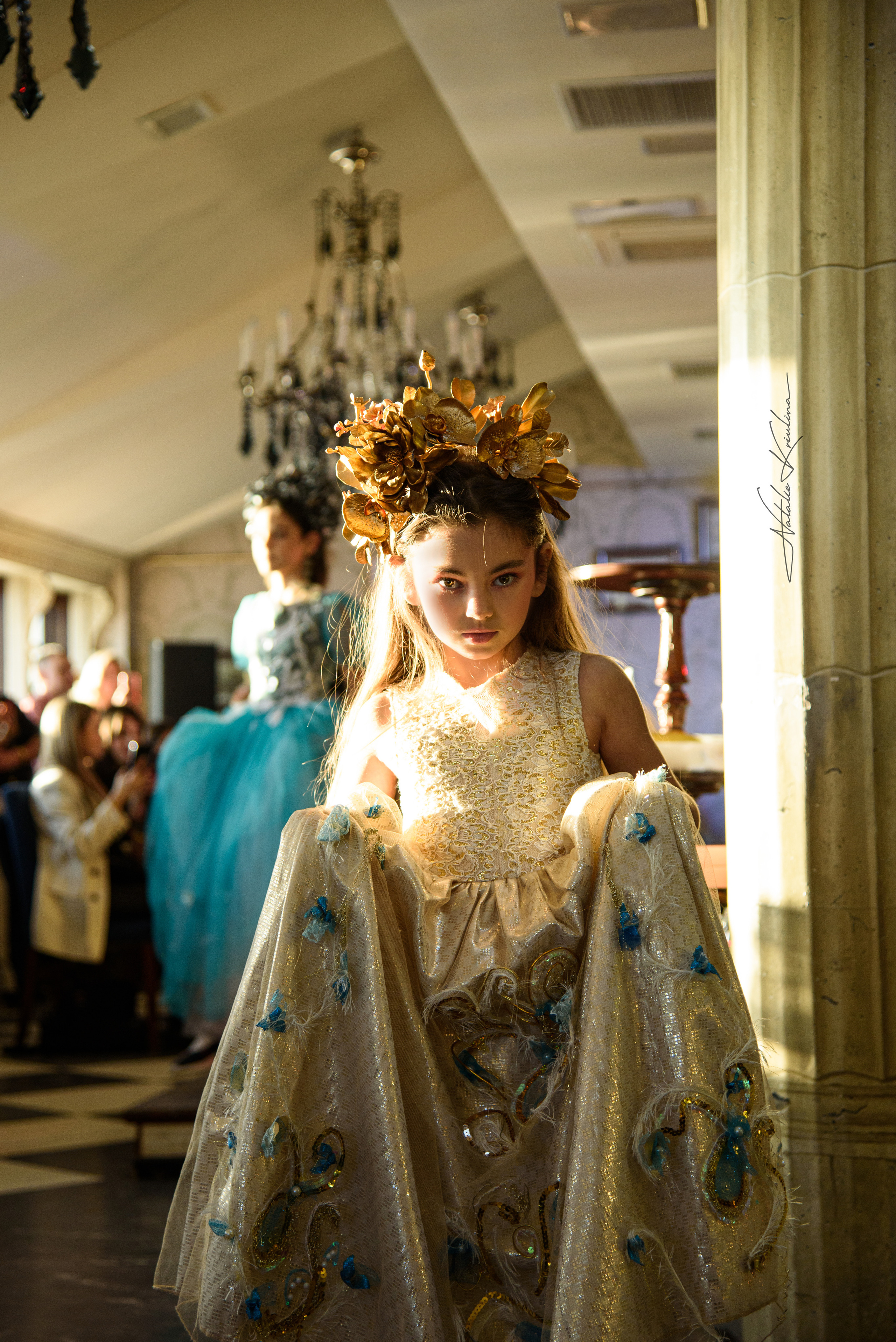 Фэшн показ дизайнерской одежды. Портретный Семейный Fine-Art фотограф в Санкт-Петербурге Криулина