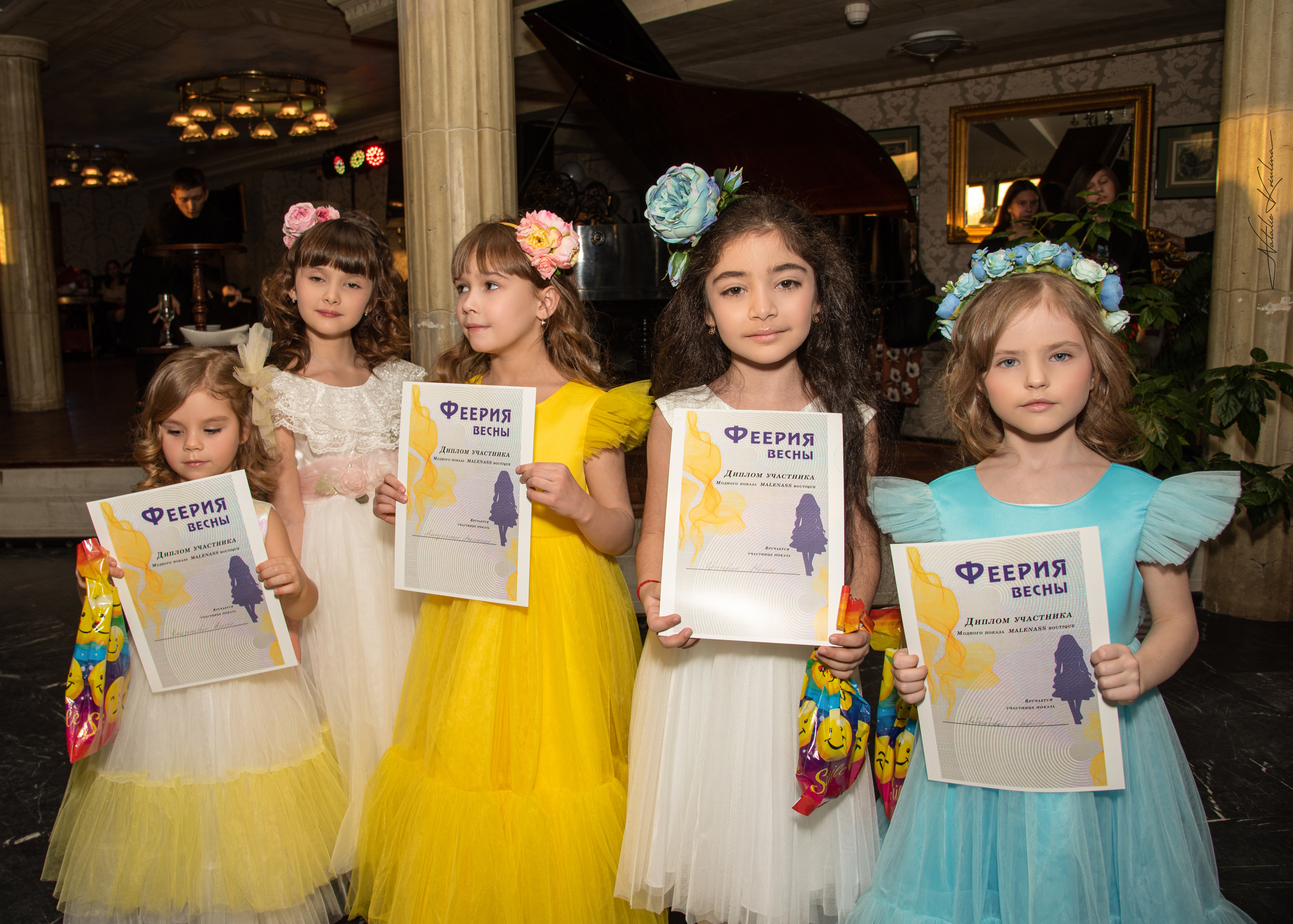 Фэшн показ дизайнерской одежды. Портретный Семейный Fine-Art фотограф в Санкт-Петербурге Криулина