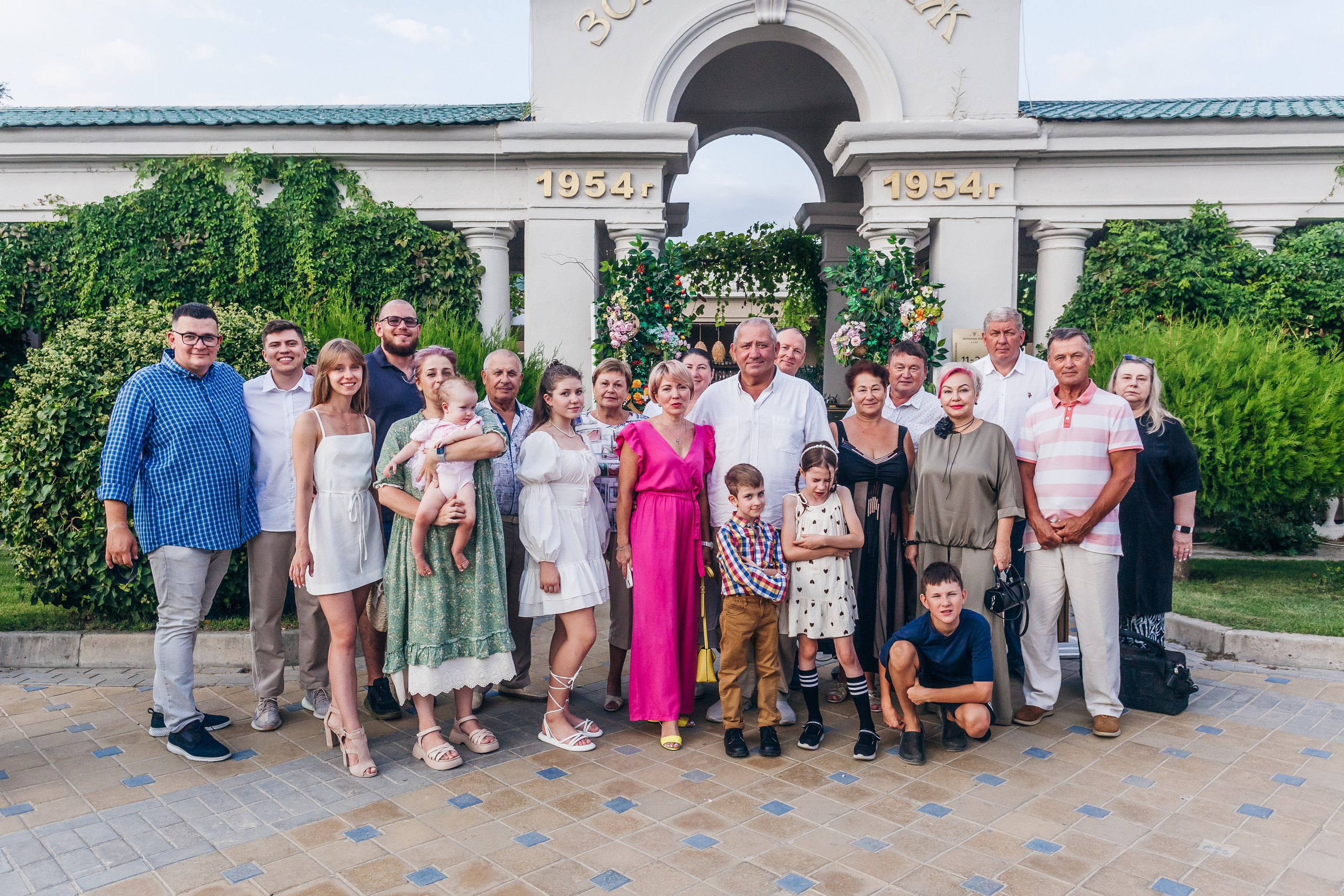 День рождение в уютном ресторане. Фотограф Денис Денисов