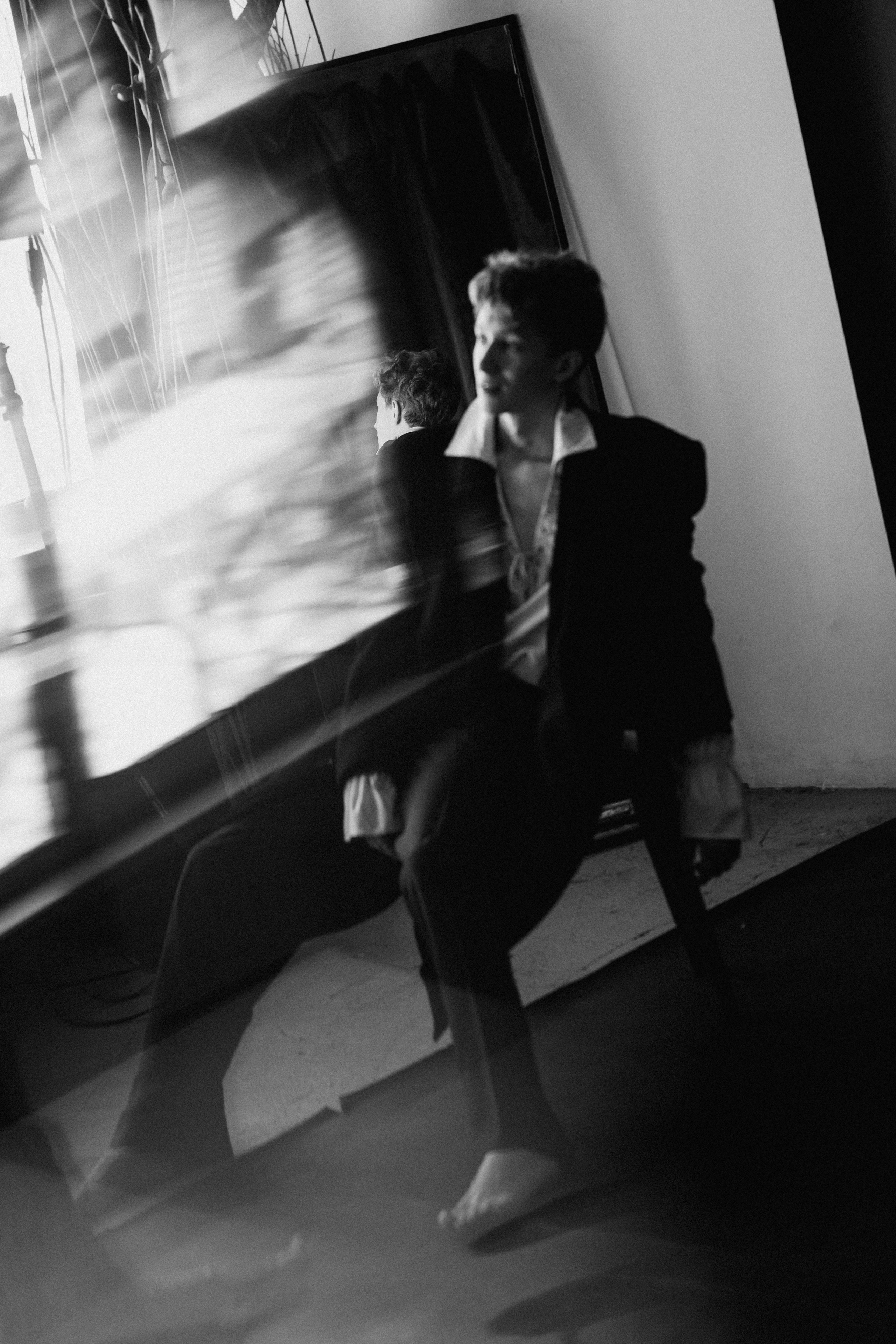 Алексей. I am Diana, a portrait photographer. I take pictures around the world