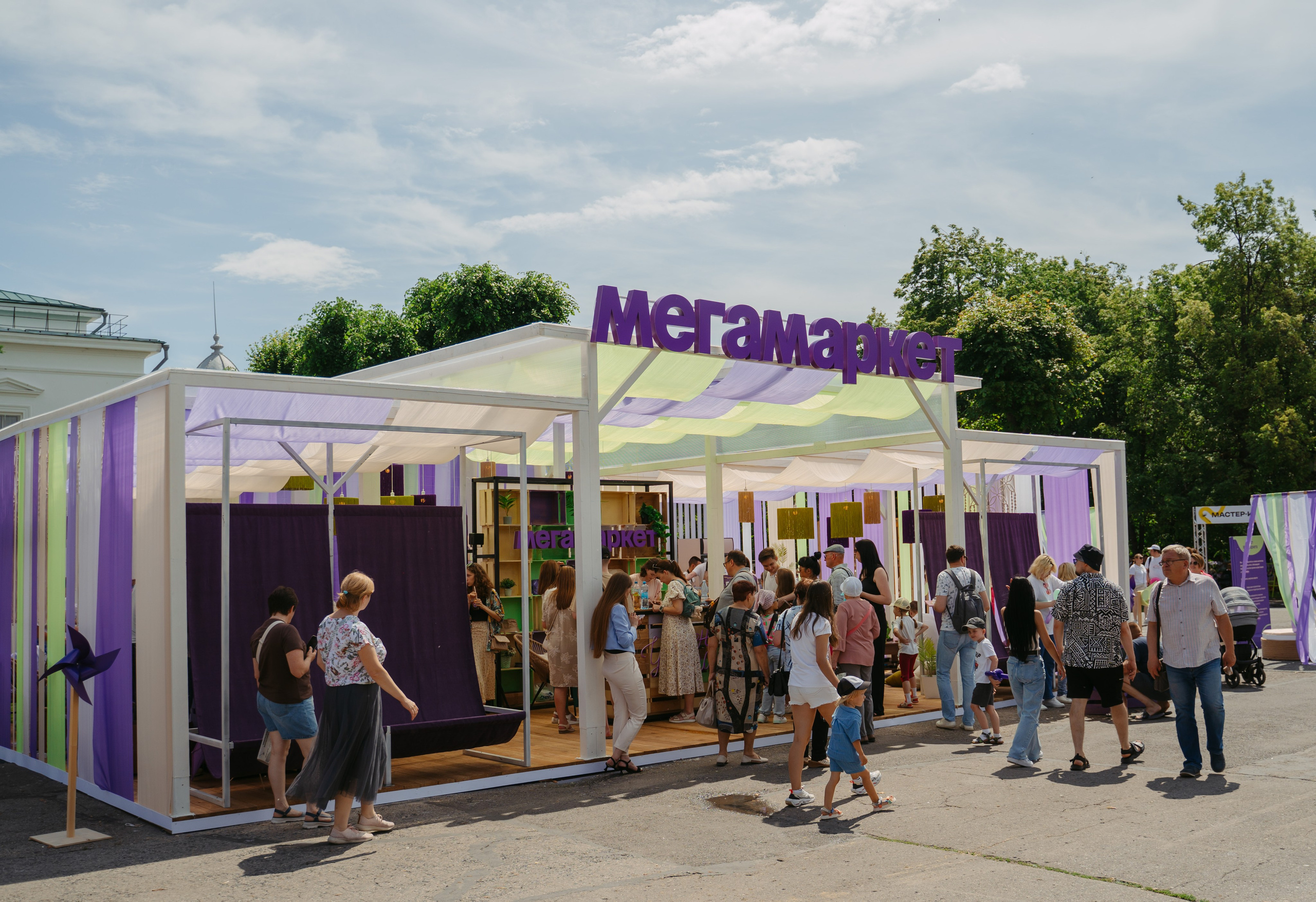 Мегамаркет. Фестиваль «Бульвар» / 2024. Саша Копылов, фотограф в Казани