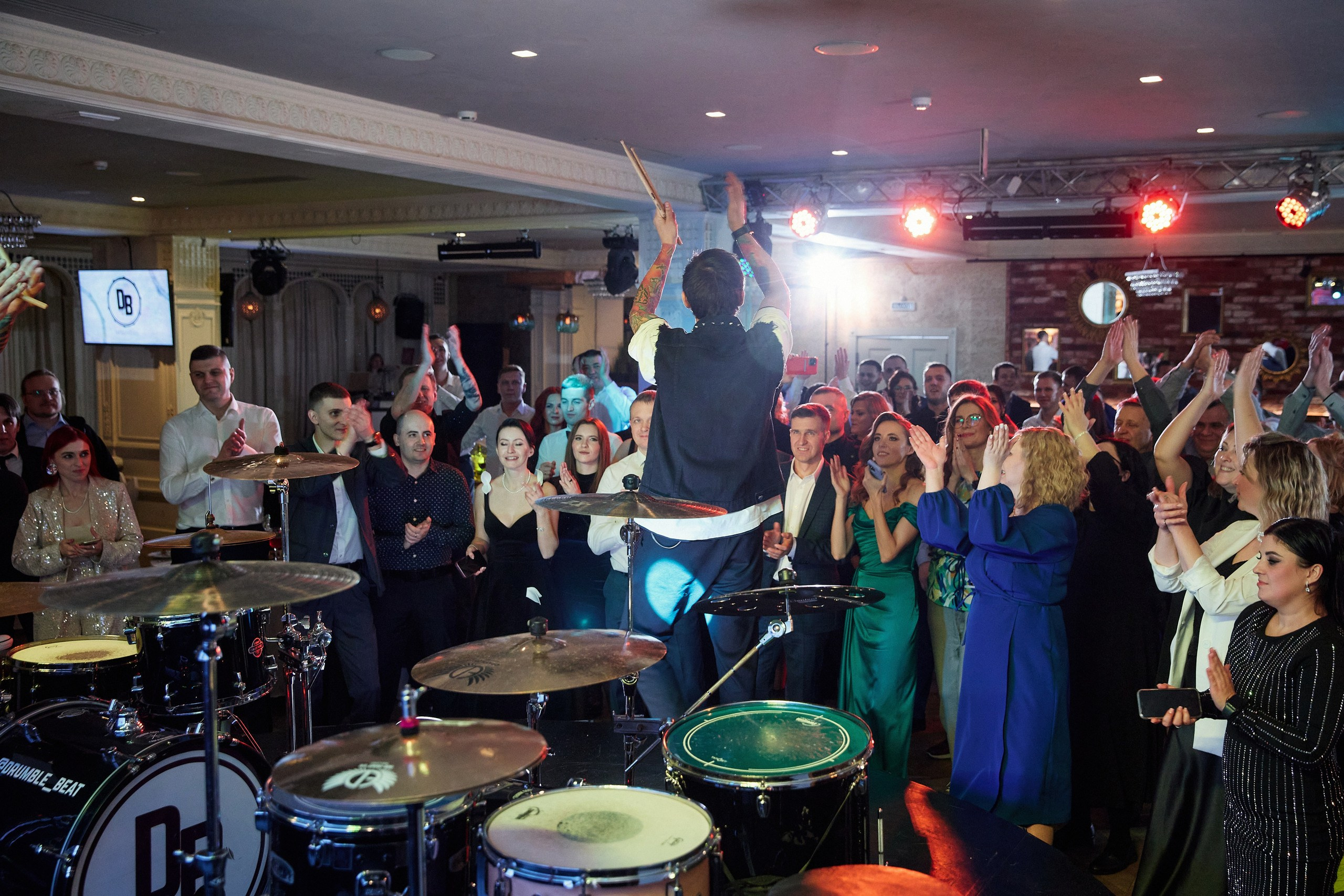 E8 / Новогодний корпоратив. Другой взгляд на фотографию