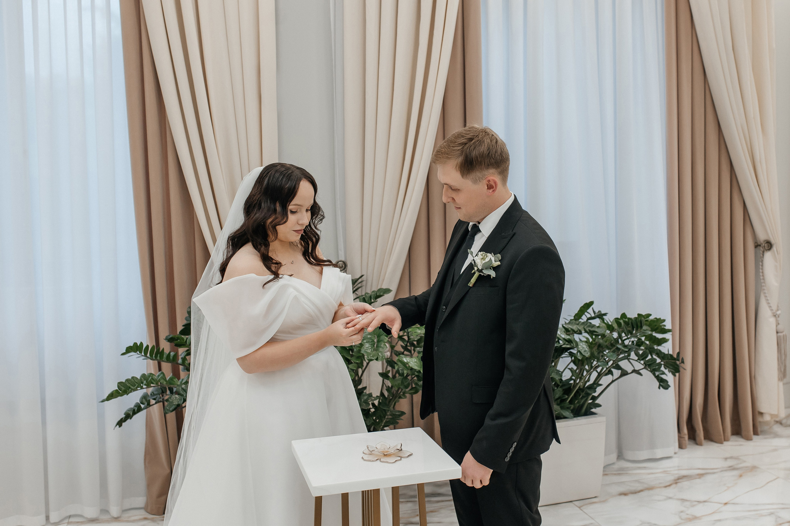 Регистрация брака в Шипиловском Дворце бракосочетания. Свадебный фотограф в Москве Дарья Олендарёва