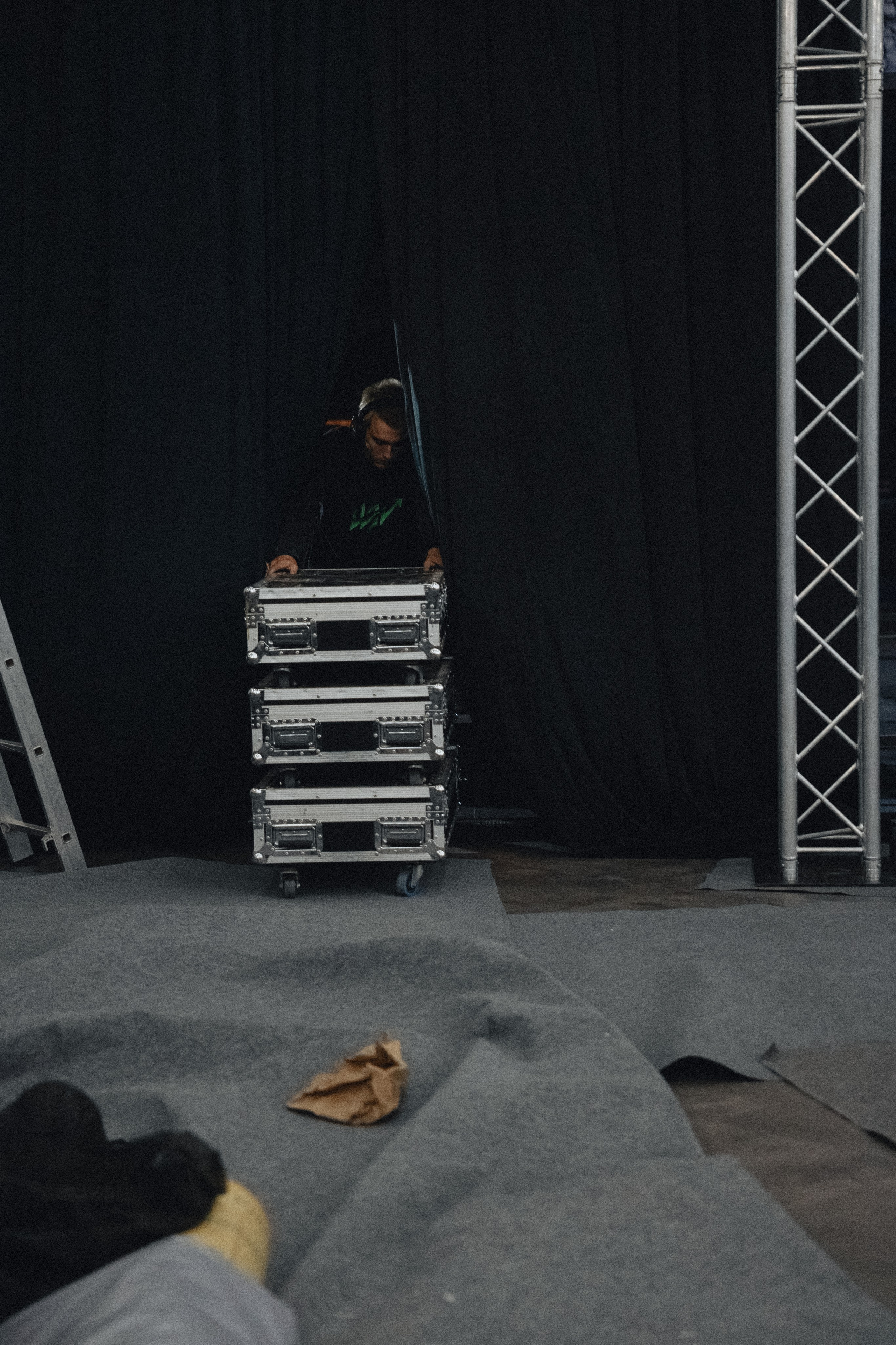 Бэки монтаж