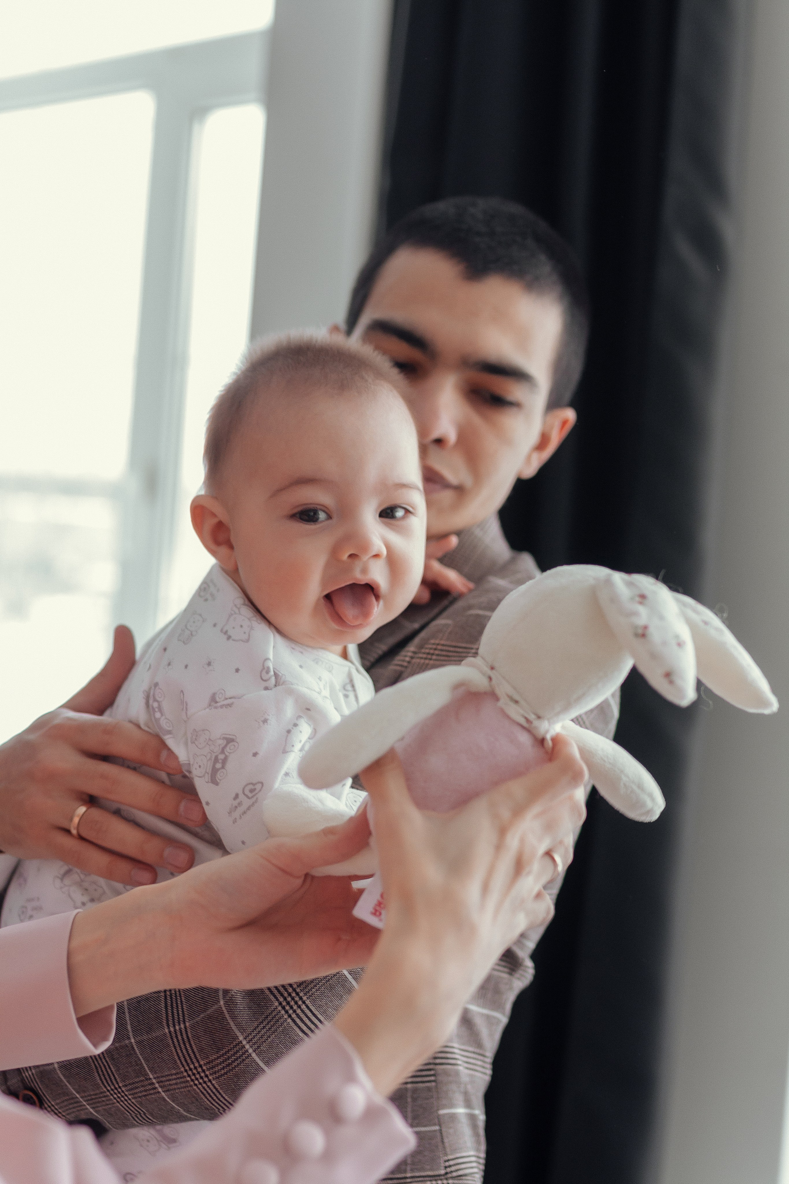 Зиля с семьей. Новогодняя фотосессия в студии. Профессиональный фотограф, Москва |Видное Елена Елизарова