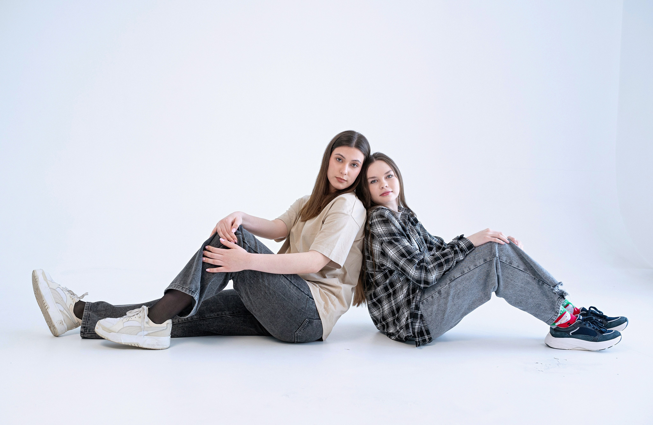 Школьная фотосессия 11 класса 24 школы для выпускной фотокниги