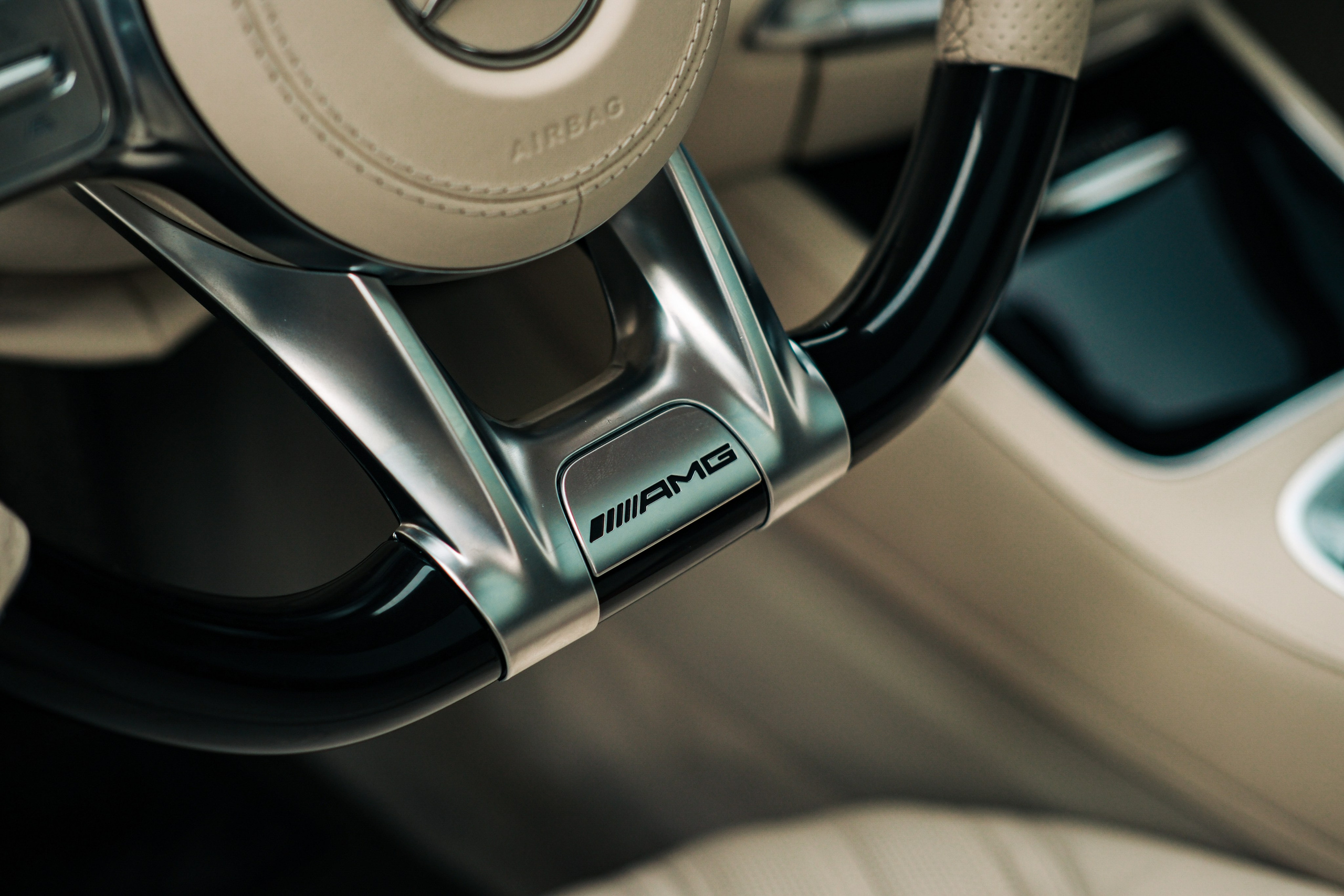 Профессиональная фотосессия Mercedes Benz S63 AMG Coupe в&nbsp;Новосибирске. Автомобильный фотограф Чанчин Владимир: детальные снимки кузова, интерьера и&nbsp;динамики. Съемка автомобиля для продажи