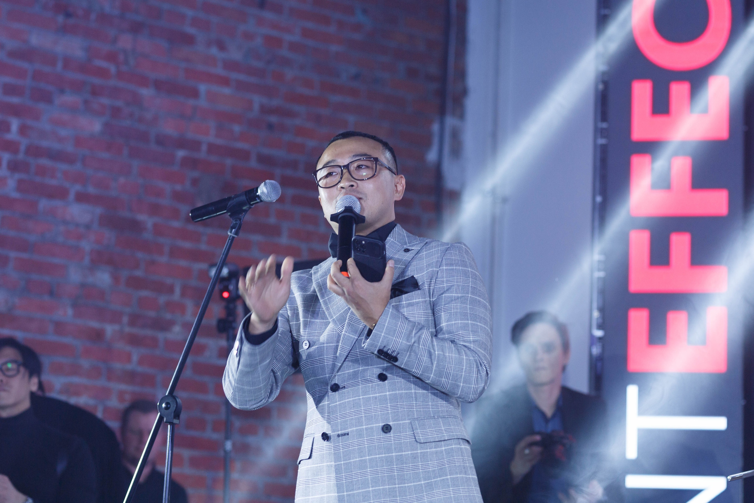 EventEffect HR вечеринка. Репортажный и портретный фотограф во Владивостоке Шегай Андрей