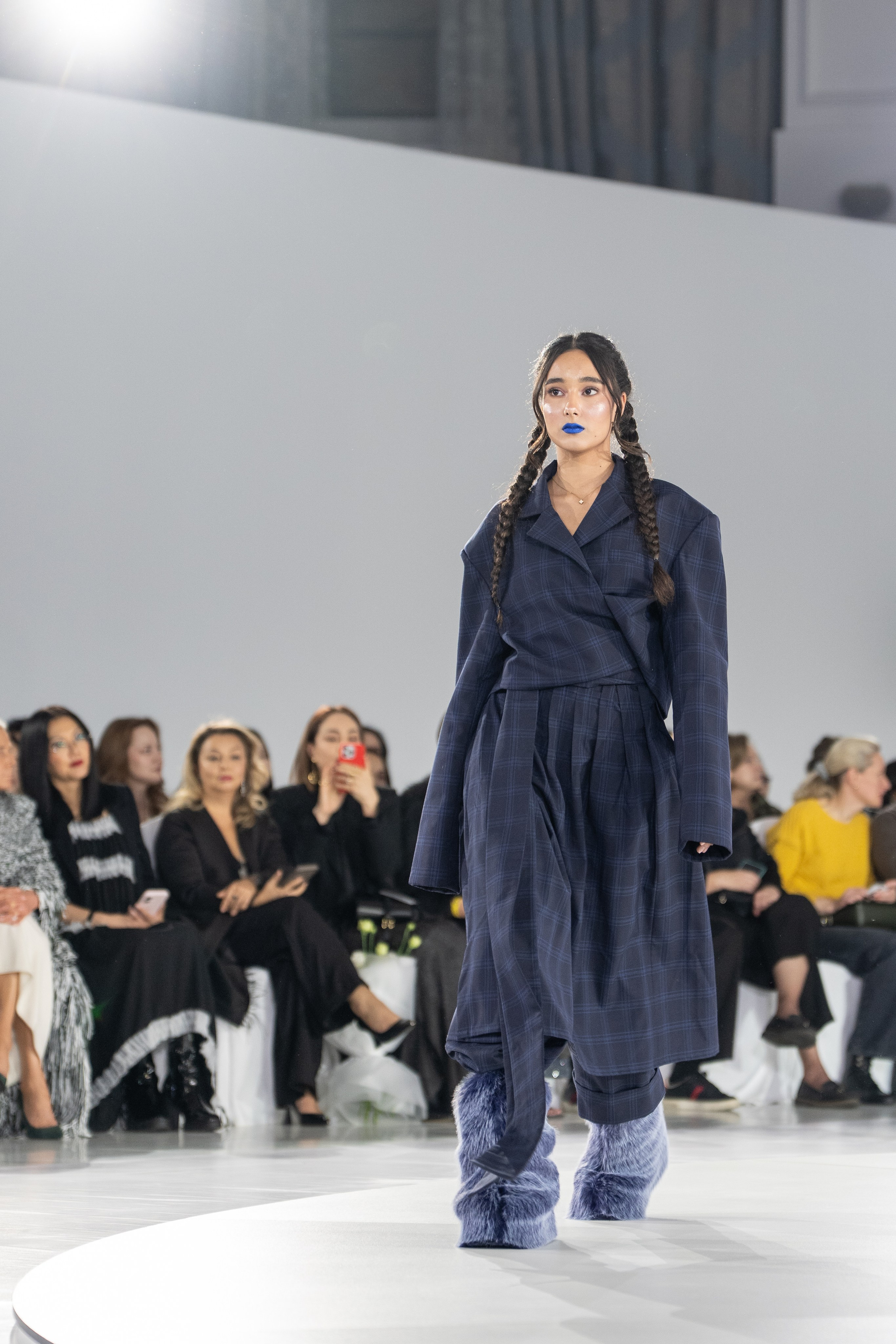 Брэнд Yang Lain. Сайт Алматинского НЮ АРТ, будуар и фэшн фотографа Дениса Карпенко