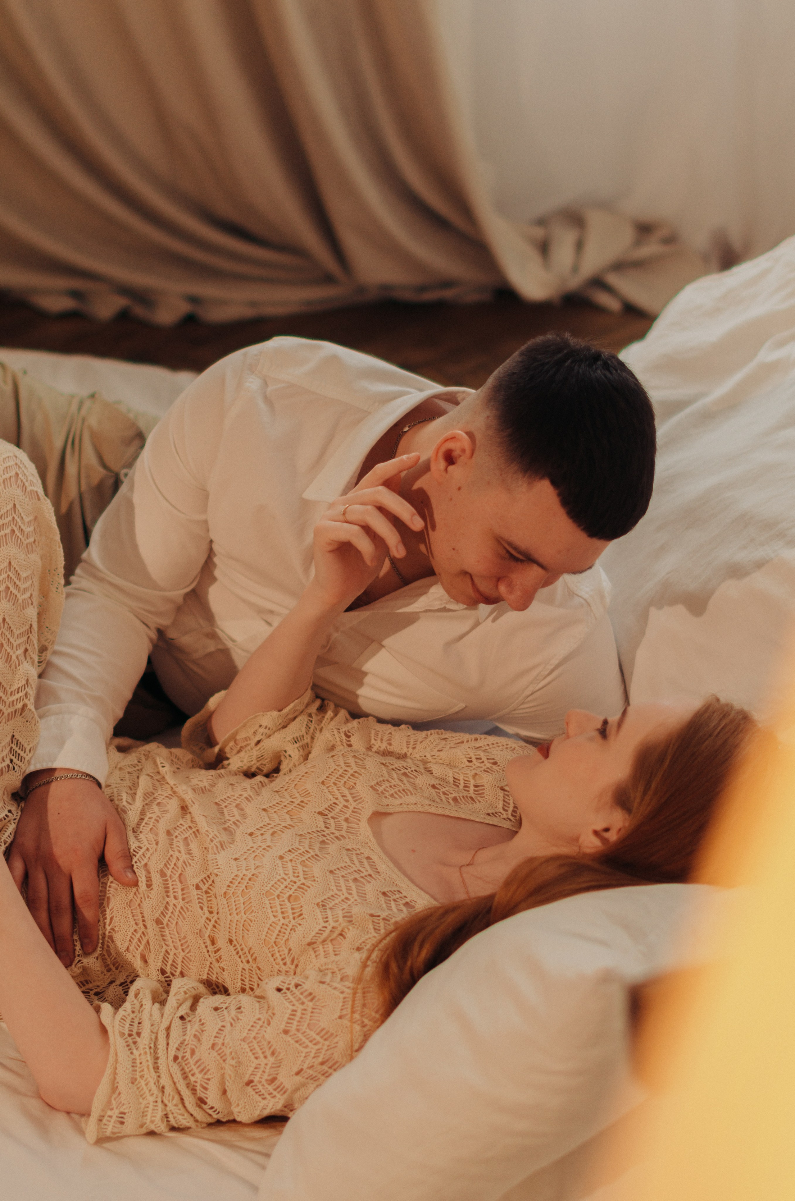 Love Story в фотостудии в стиле бохо. Денисова Аля — фотограф для парных съемок и индивидуальных историй в Барнауле