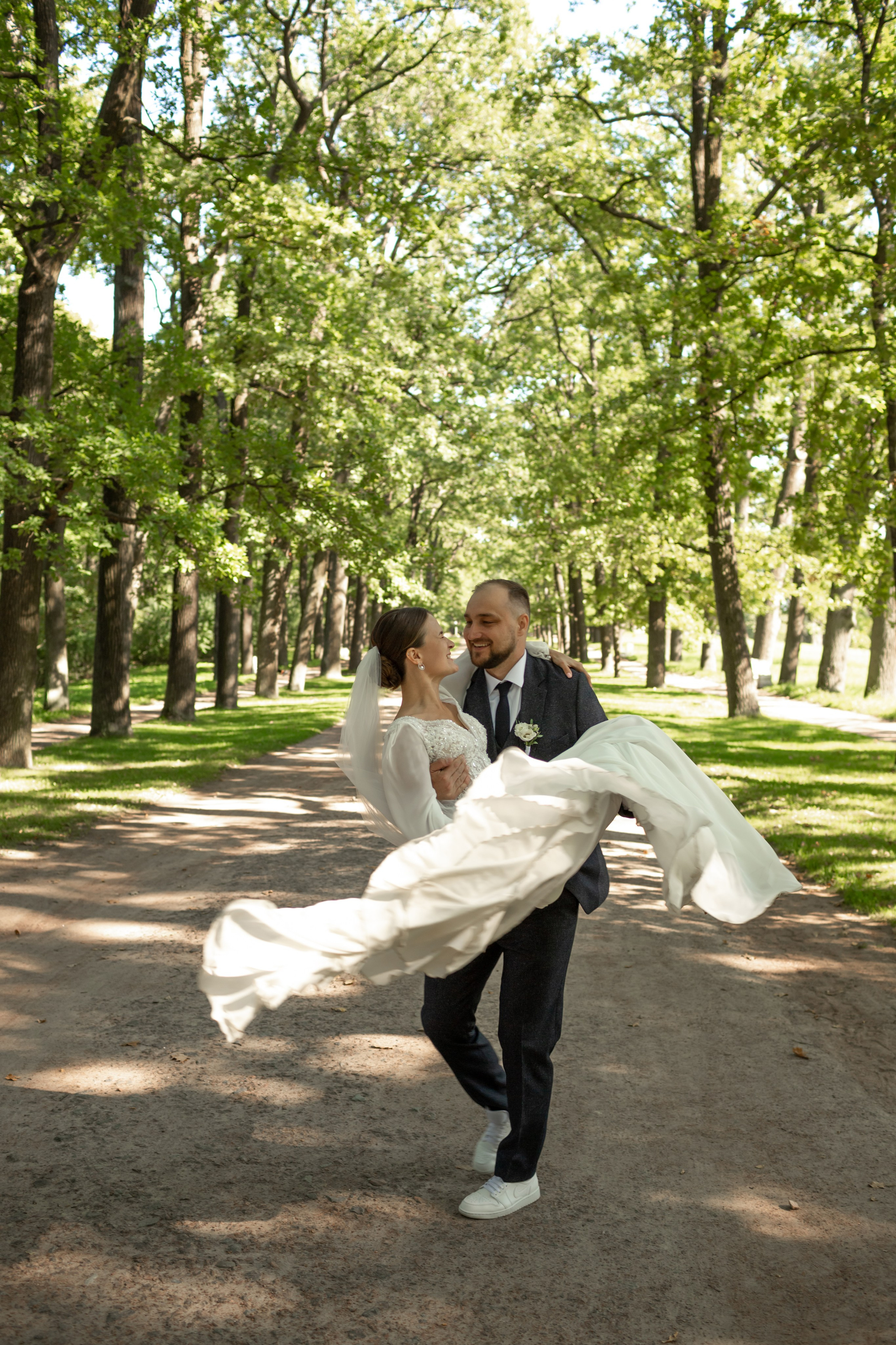 Свадебная фотопрогулка в Пушкине. Свадебный фотограф Кирилл Белый