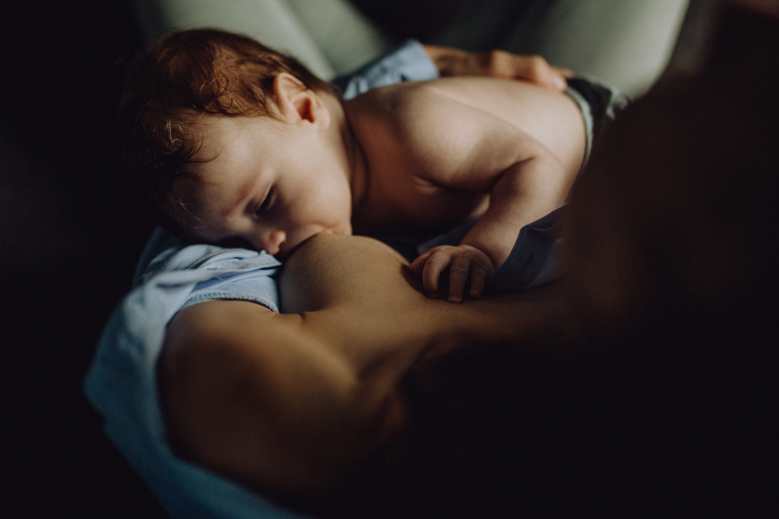 Оля и малыш дома. Семейный, детский фотограф, видеограф. Город Владивосток Рубцова Юлия