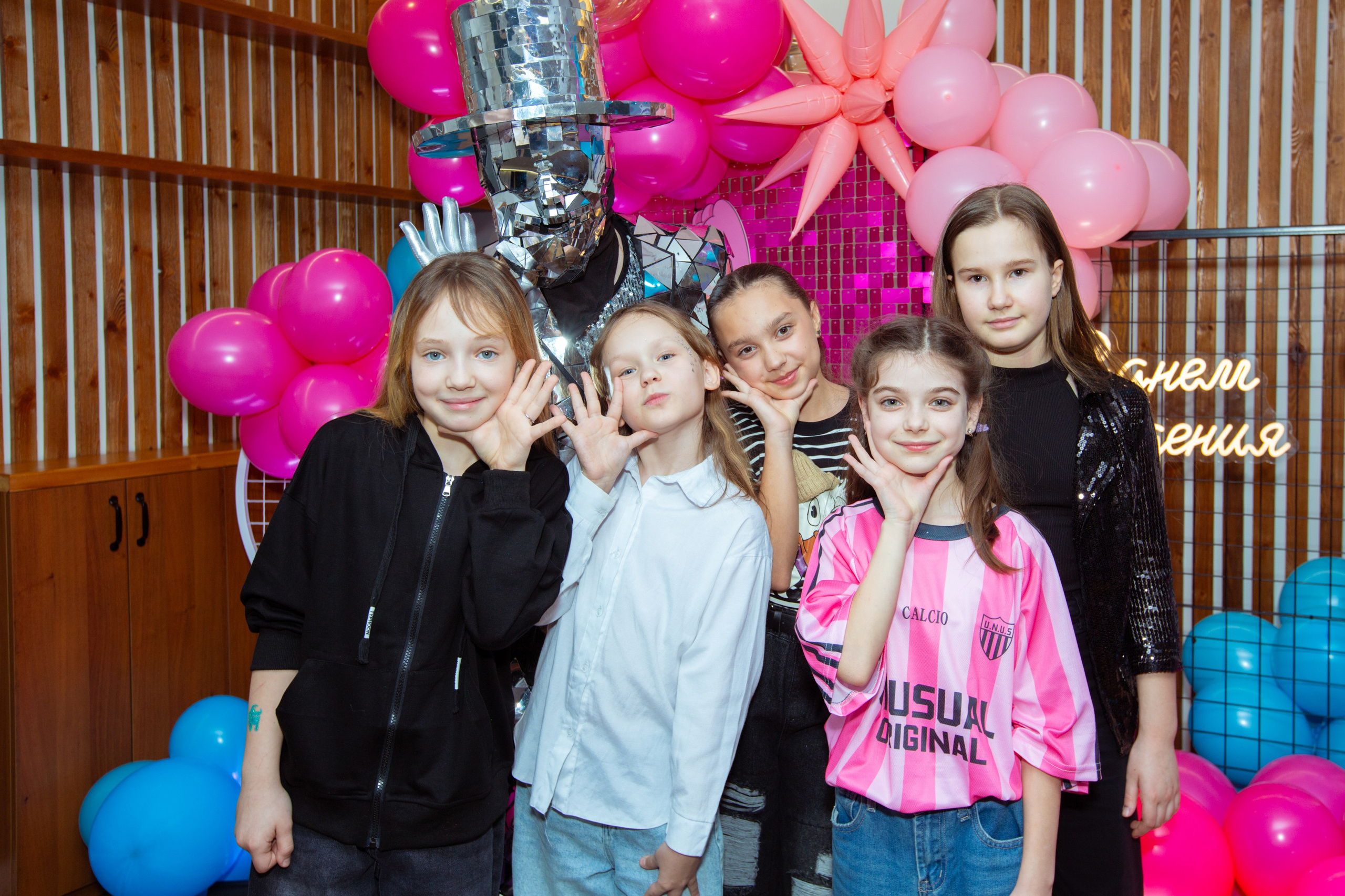 День рождения Ульяны. Фотограф Антонина Свешникова. ВЫПУСКНЫЕ ФОТОКНИГИ для детских садов и школ. Москва, Владимир