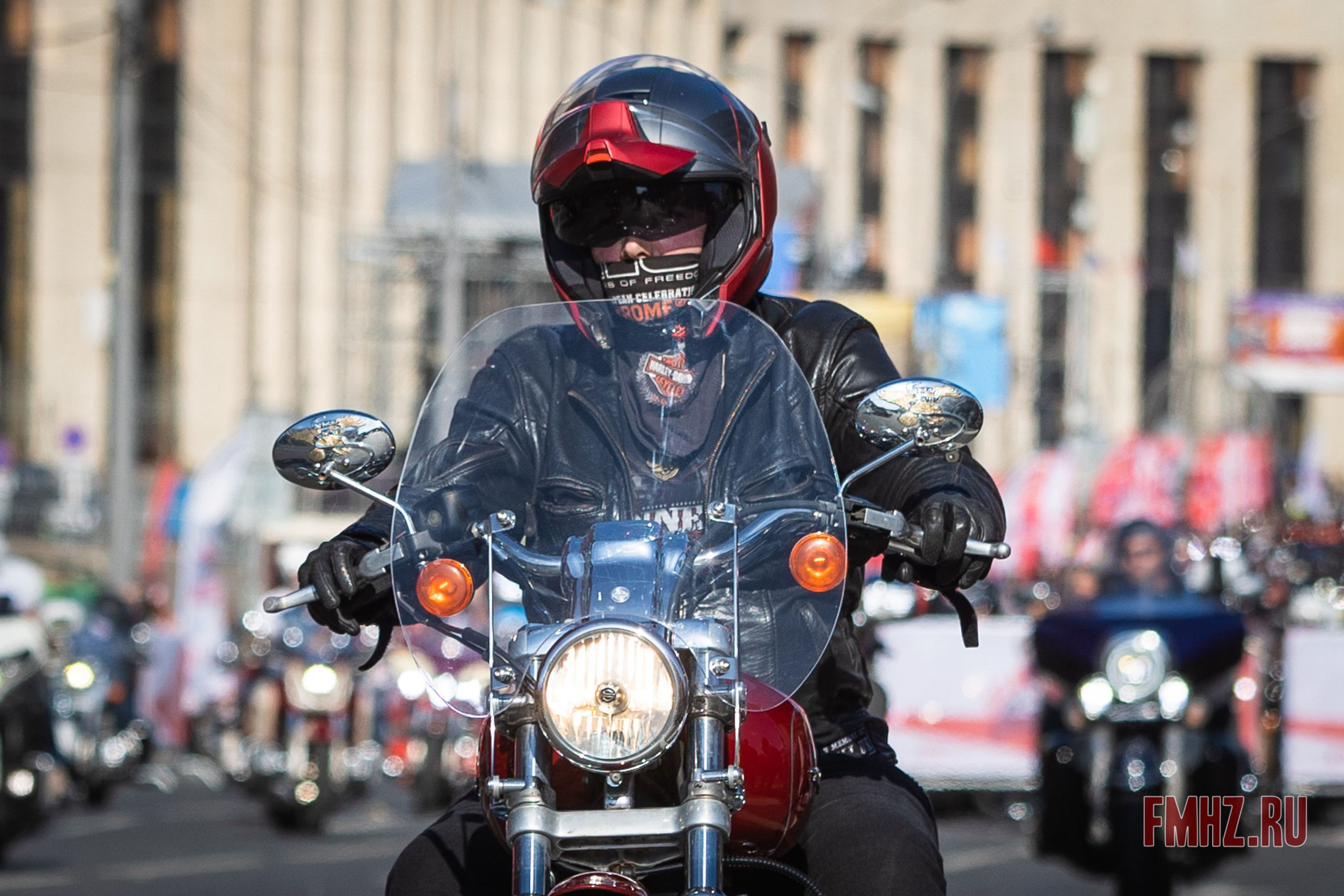 Закрытие Мотосезона 2023 на проспекте Академика Сахарова. Фотограф Владимир Охрименко