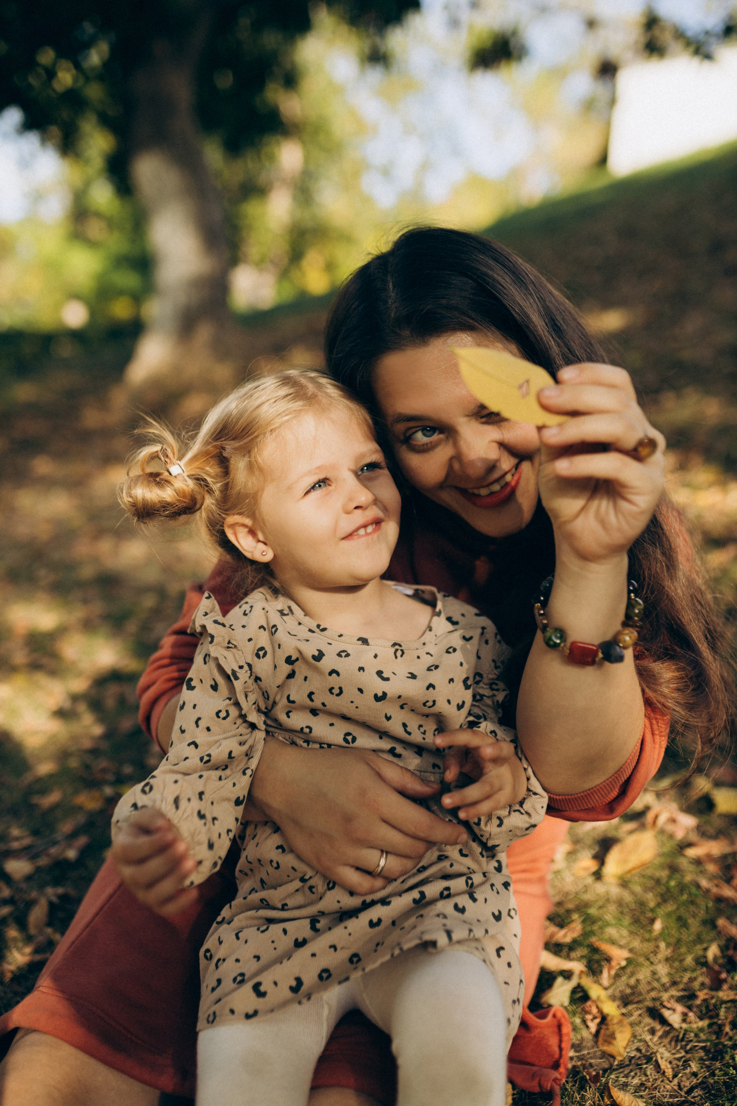 фотосессия мамы с маленькой дочкой в Струковском парке Самара