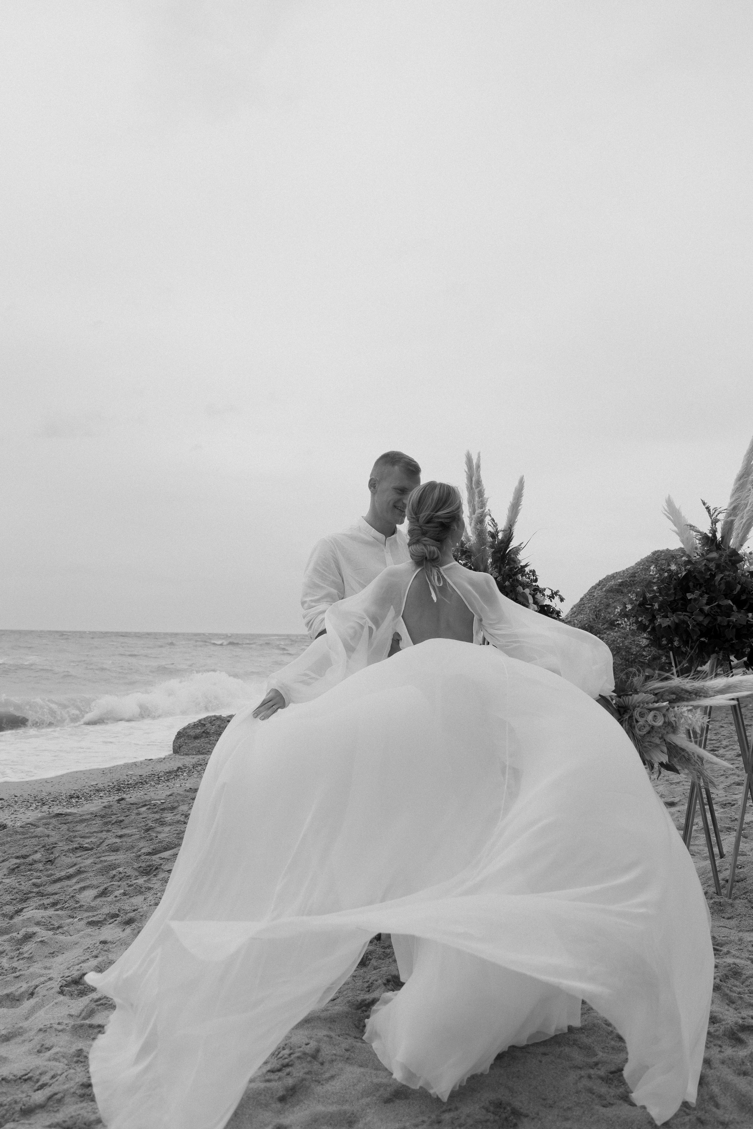 На берегу моря…. СВАДЕБНЫЙ ФОТОГРАФ В КРЫМУ И СЕВАСТОПОЛЕ