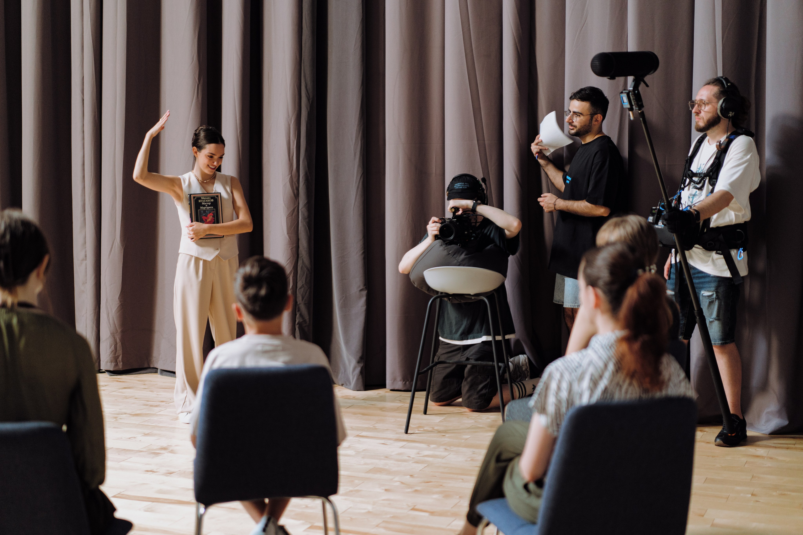 Женя Медведева / Уроки истории. Творческий и репортажный фотограф в Москве Клим Долгов