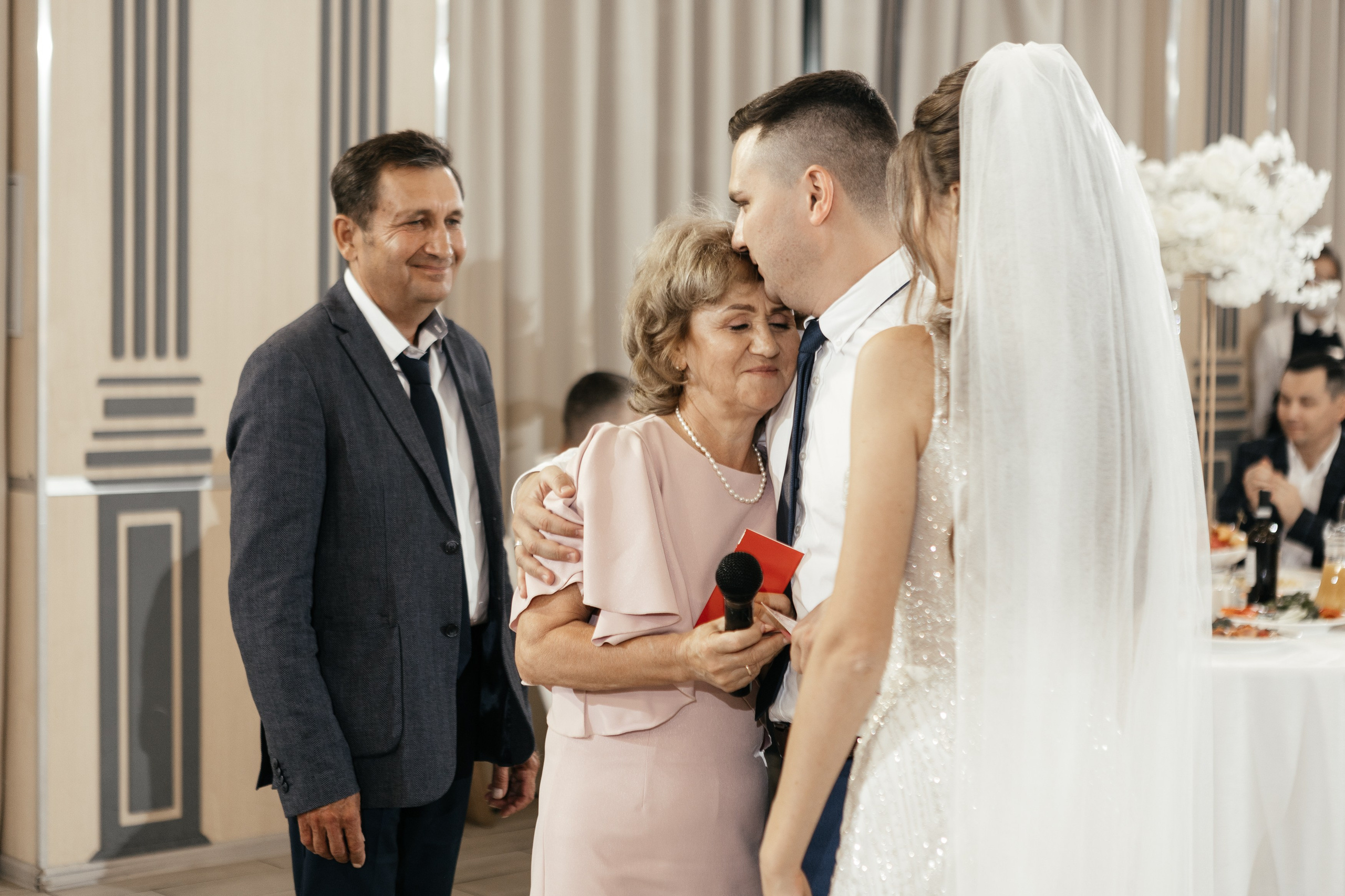 Свадебный фотограф Уфа — Руслан ГабдлисламовЖивые эмоции, красивые кадры, воспоминания на всю жизнь.Работаю по всей Республике Башкортоста. Свадебный фотограф Уфа Руслан Габдлисламов