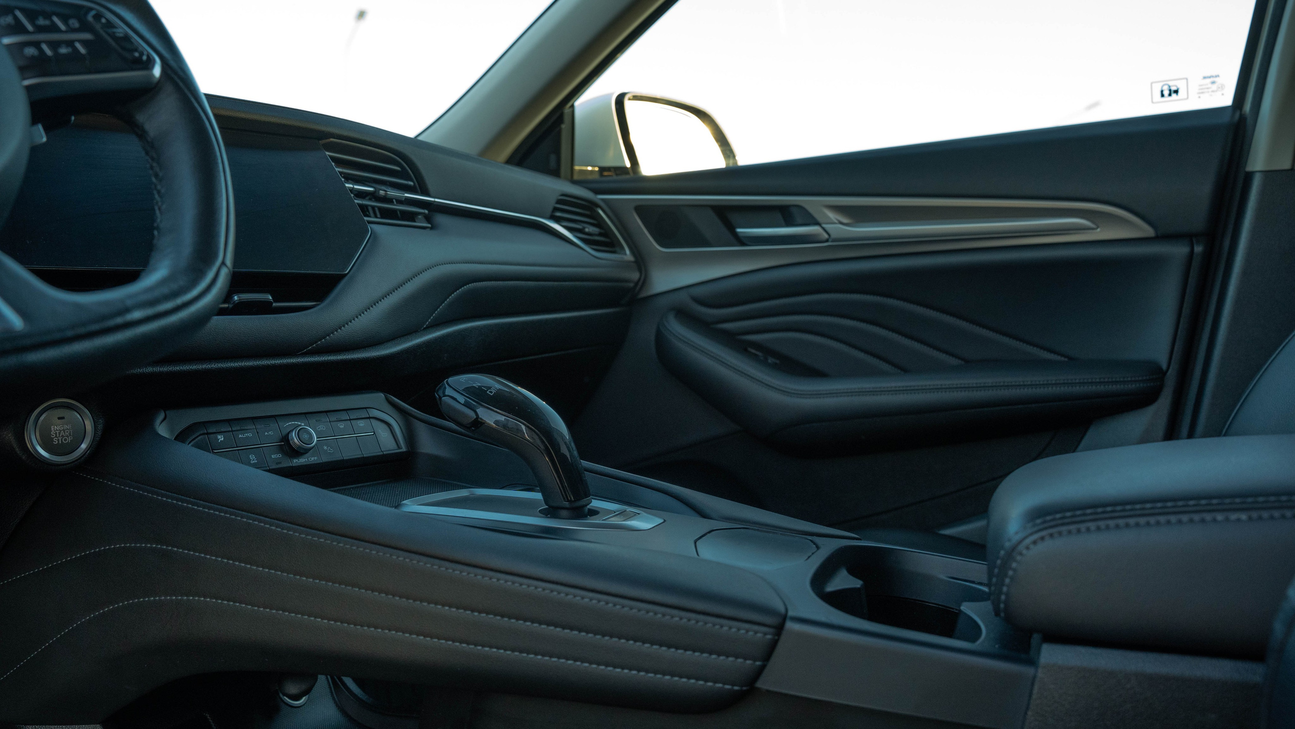 интерьер автомобиля HAVAL