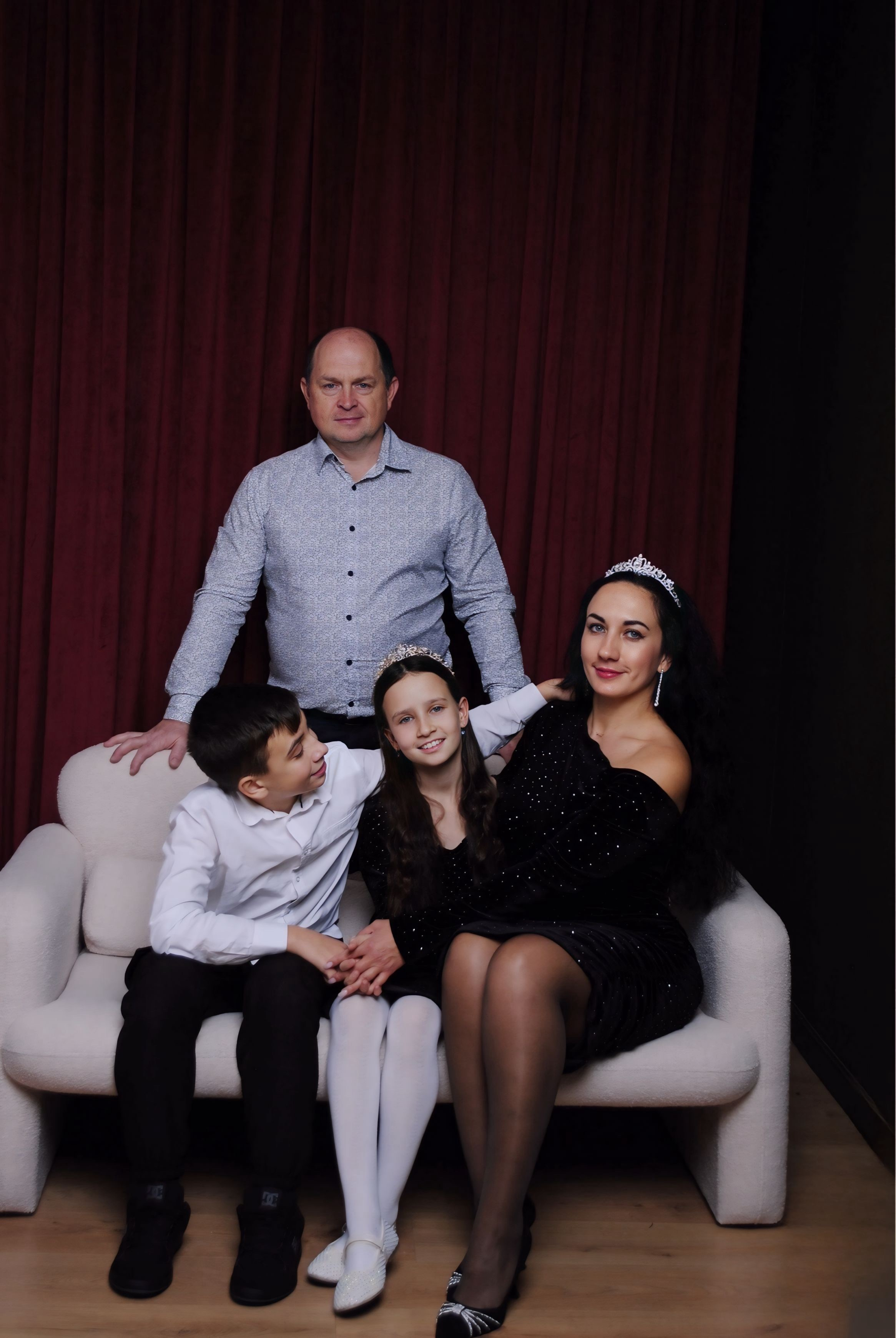 Ирина и семья. Фотограф Мария Мусаелян