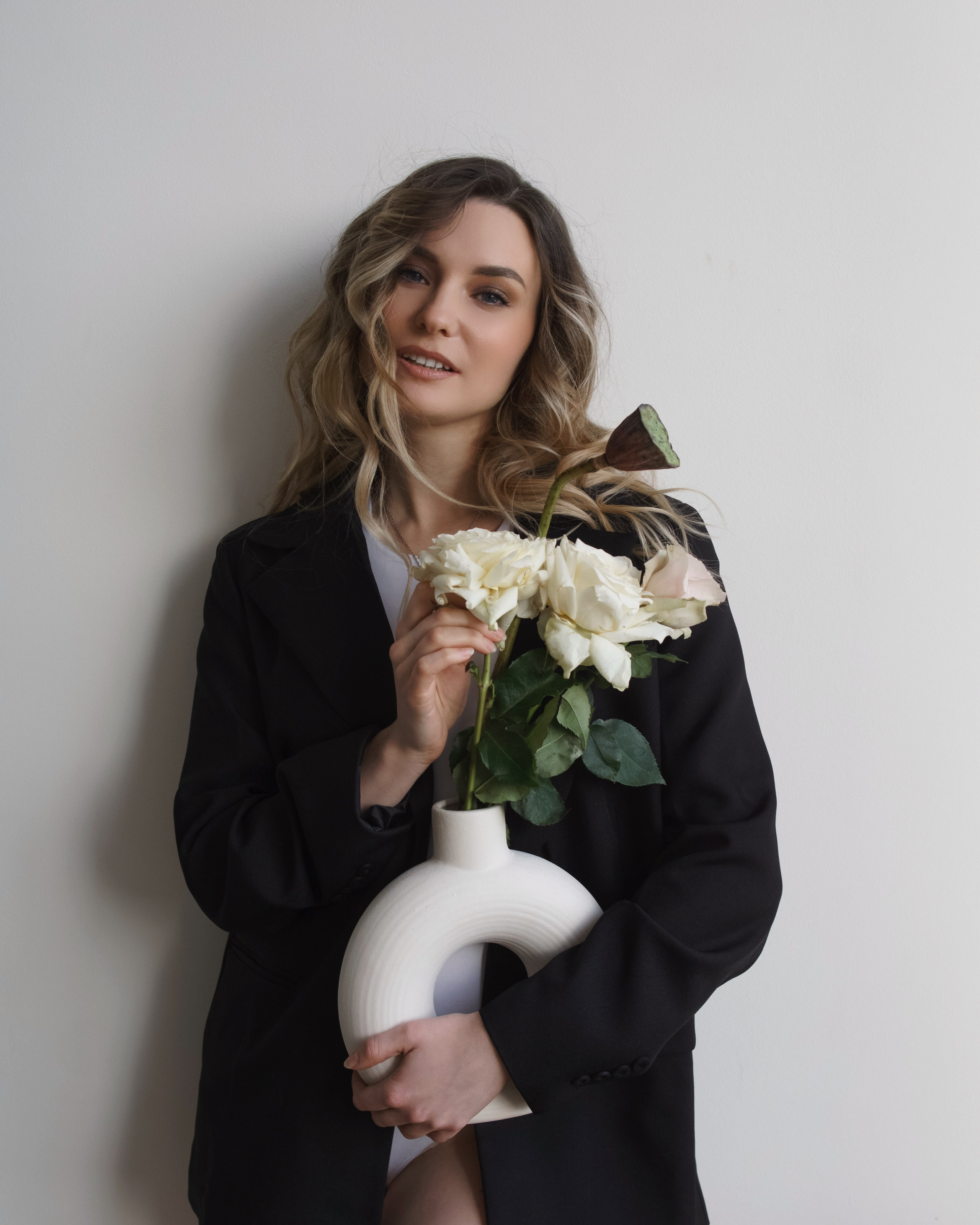 Саша, фотосессия с цветами. Фотограф в Минске Света Григорьева