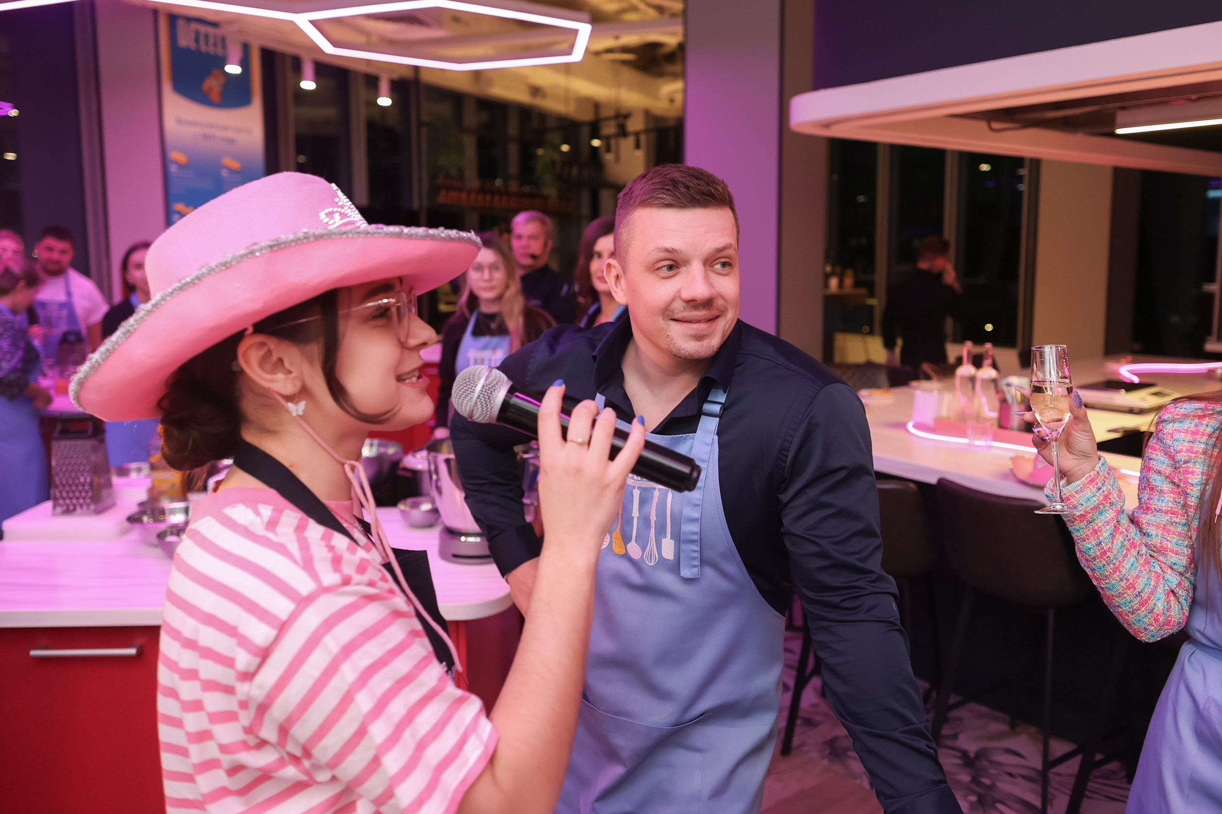 Вечеринка 8 марта в EventyOn. Репортажный фотограф видеограф в Москве Ольга Плаксина