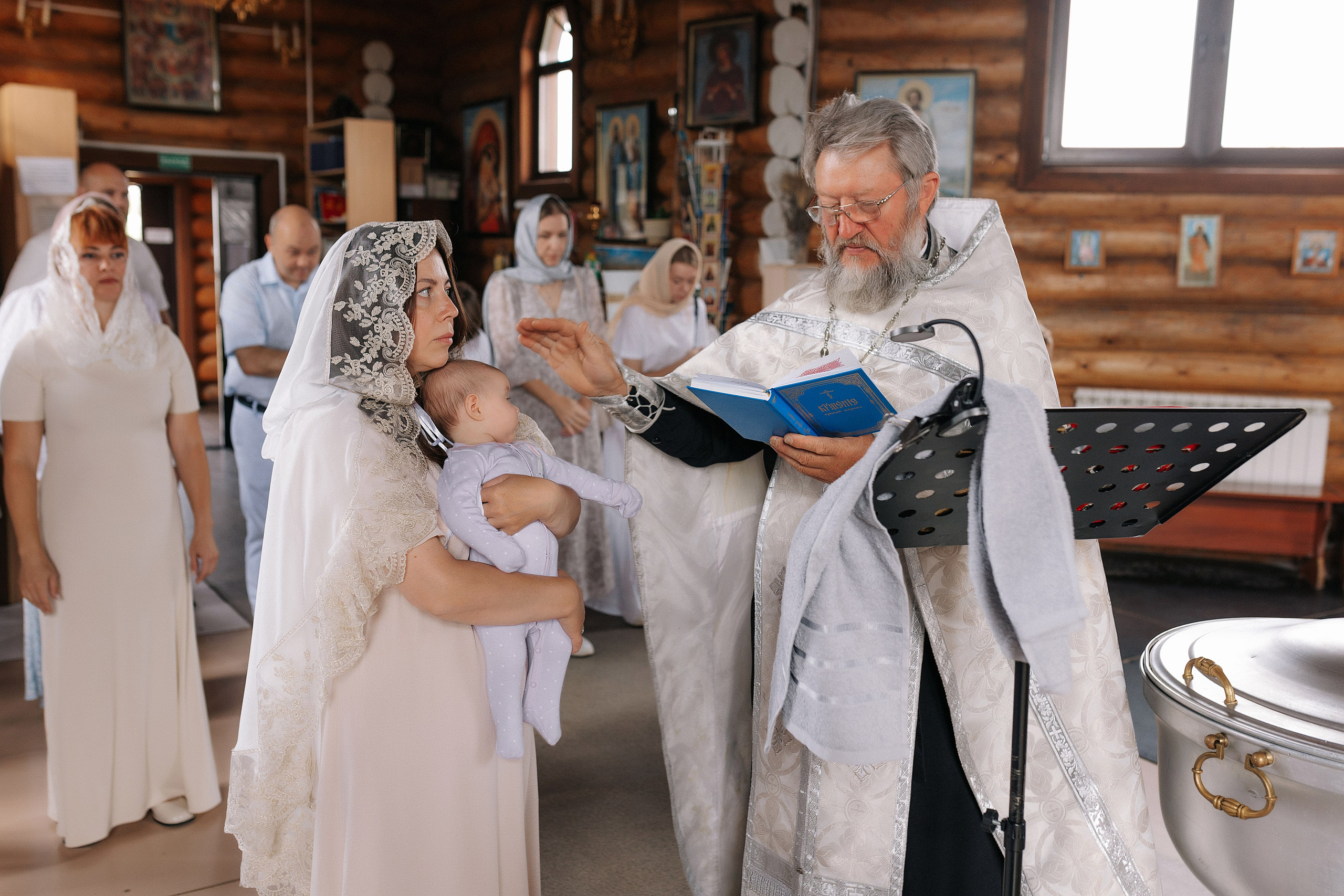 Таинсво в Храме в честь святых Царственных страстотерпцев. Фотограф Пенза/Сердобск