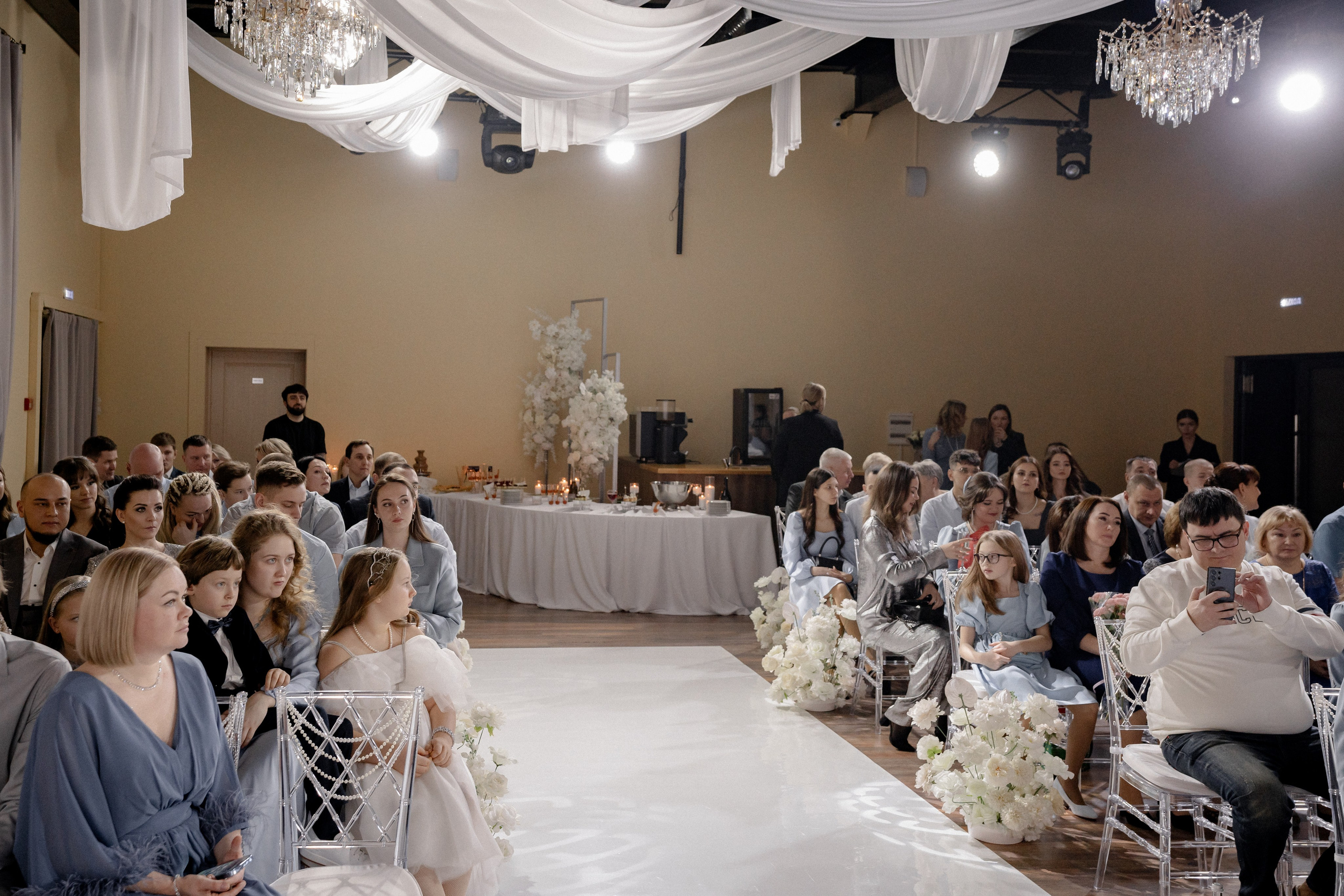 СВАДЕБНАЯ СЬЕМКА СБОРОВ В ОТЕЛЕ И ВЫЕЗД НА ЦЕРЕМОНИЮ (СНЯТО В СИБИРЕ В НИЖНЕВАРТОВСКЕ). Профессиональный фотограф, Санкт-Петербург — Виктория Богомолова