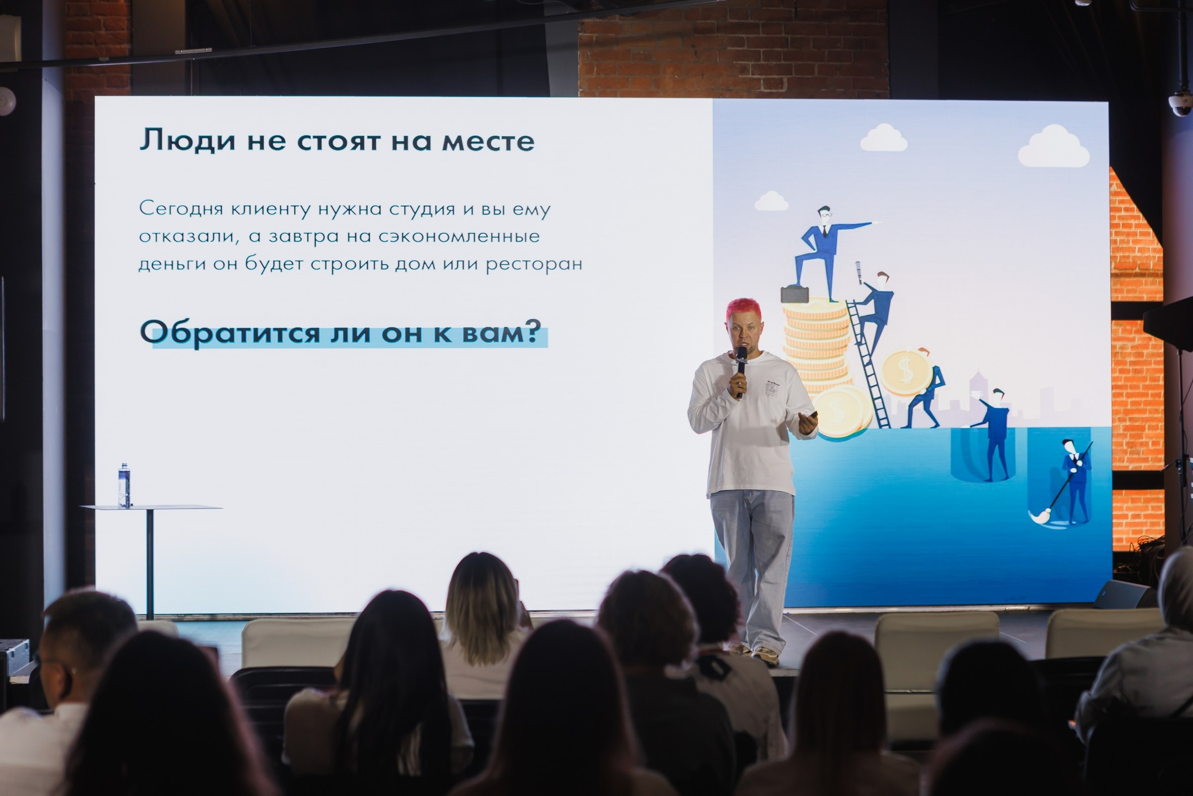 Фотоочёт работы интерьерной выставки «Русский дом». Фотограф на выставку в Москве