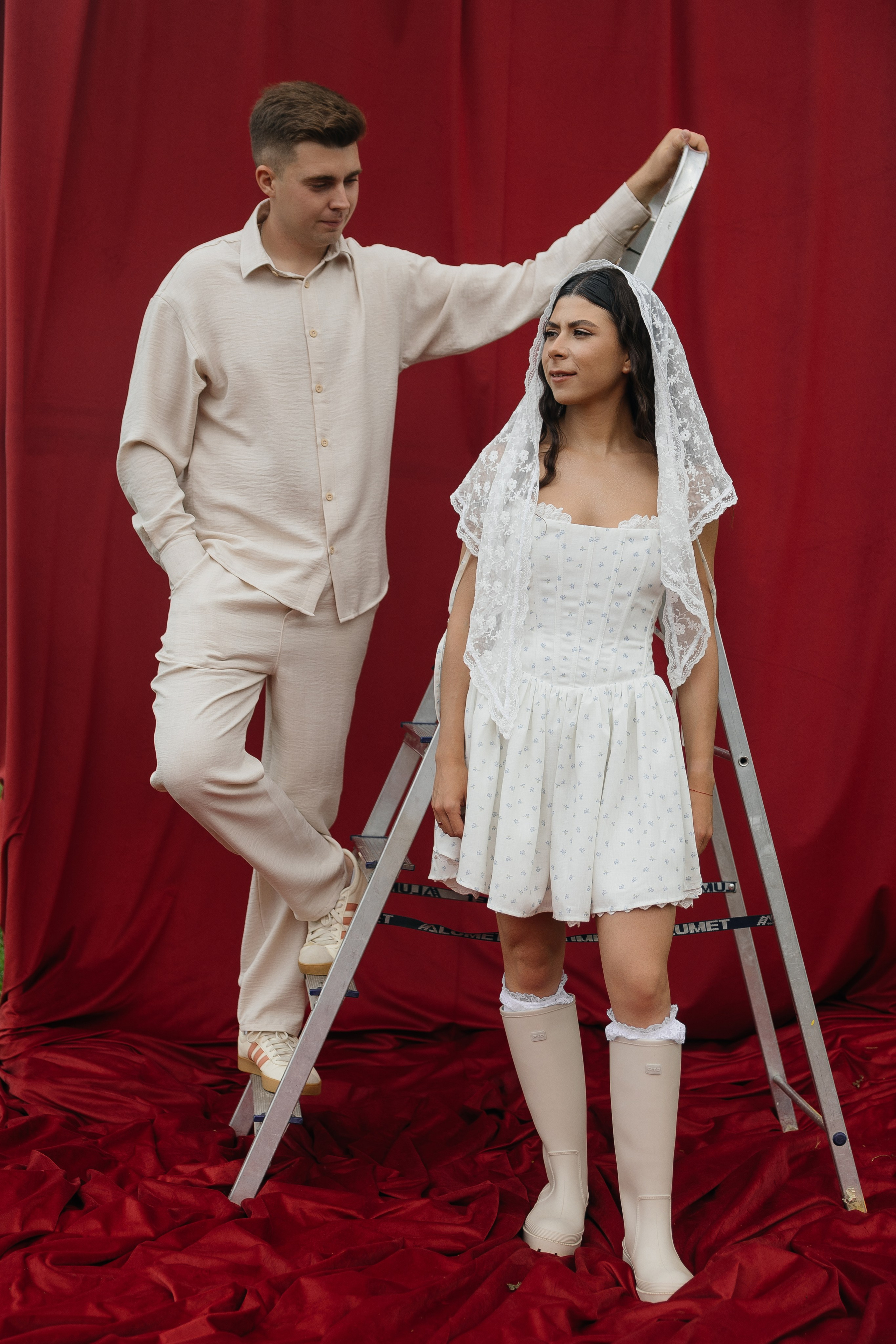 Rain falls down. Главная