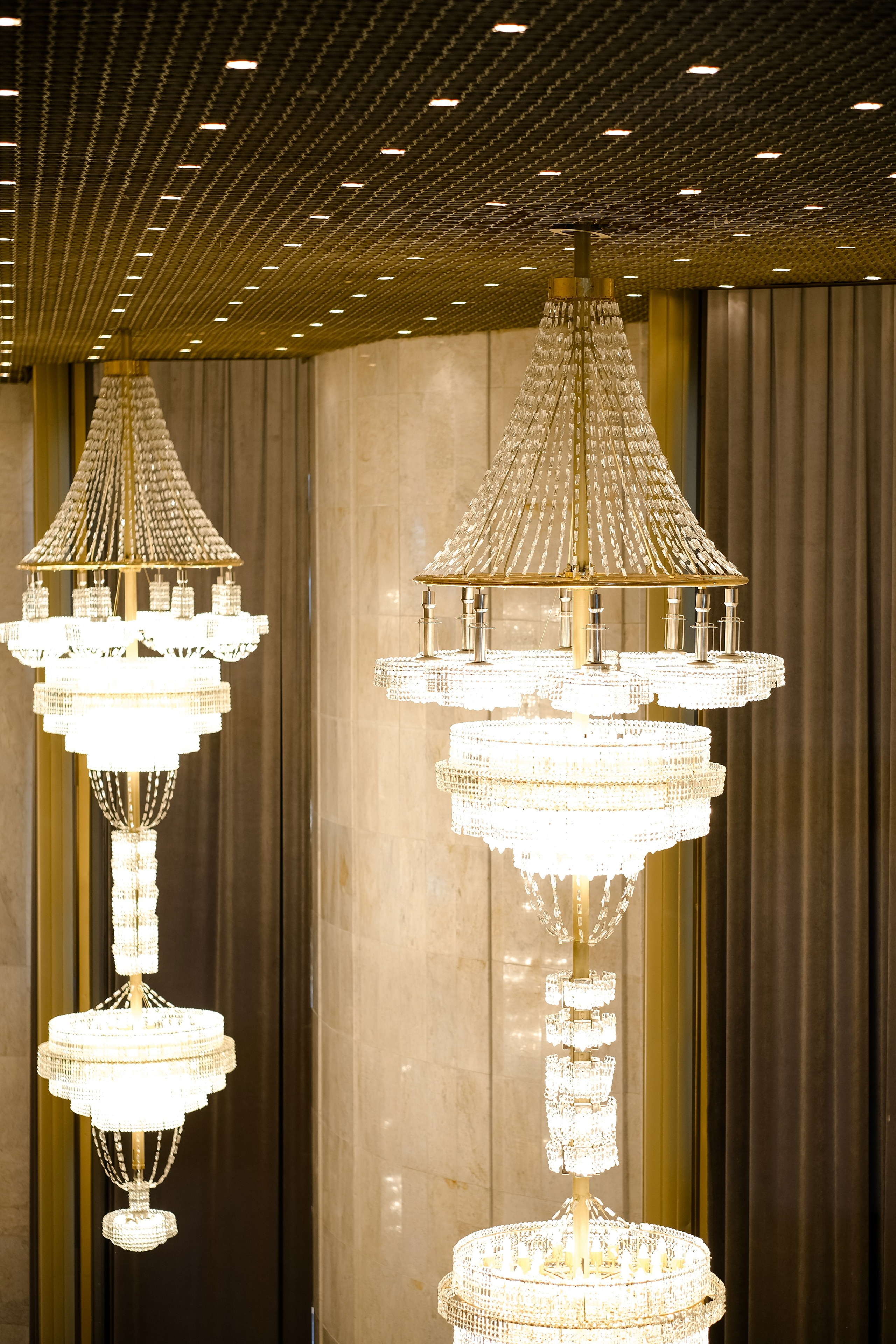 Свадебная фотосессия в театре драмы имени Наума Орлова. Свадебный фотограф в Челябинске Сырчикова Наталья