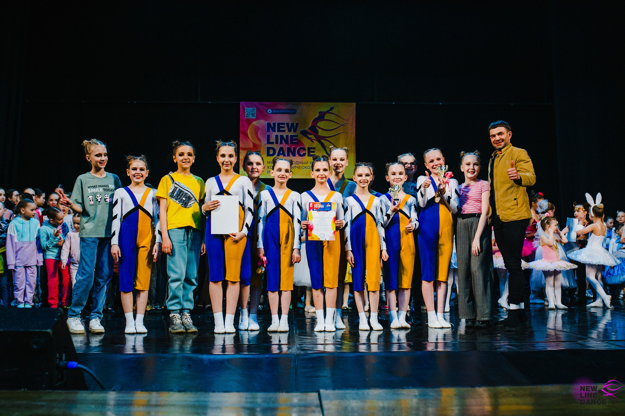 Концерты new line dance-magic universe-red. Фотограф в Новосибирске Ася Зверева