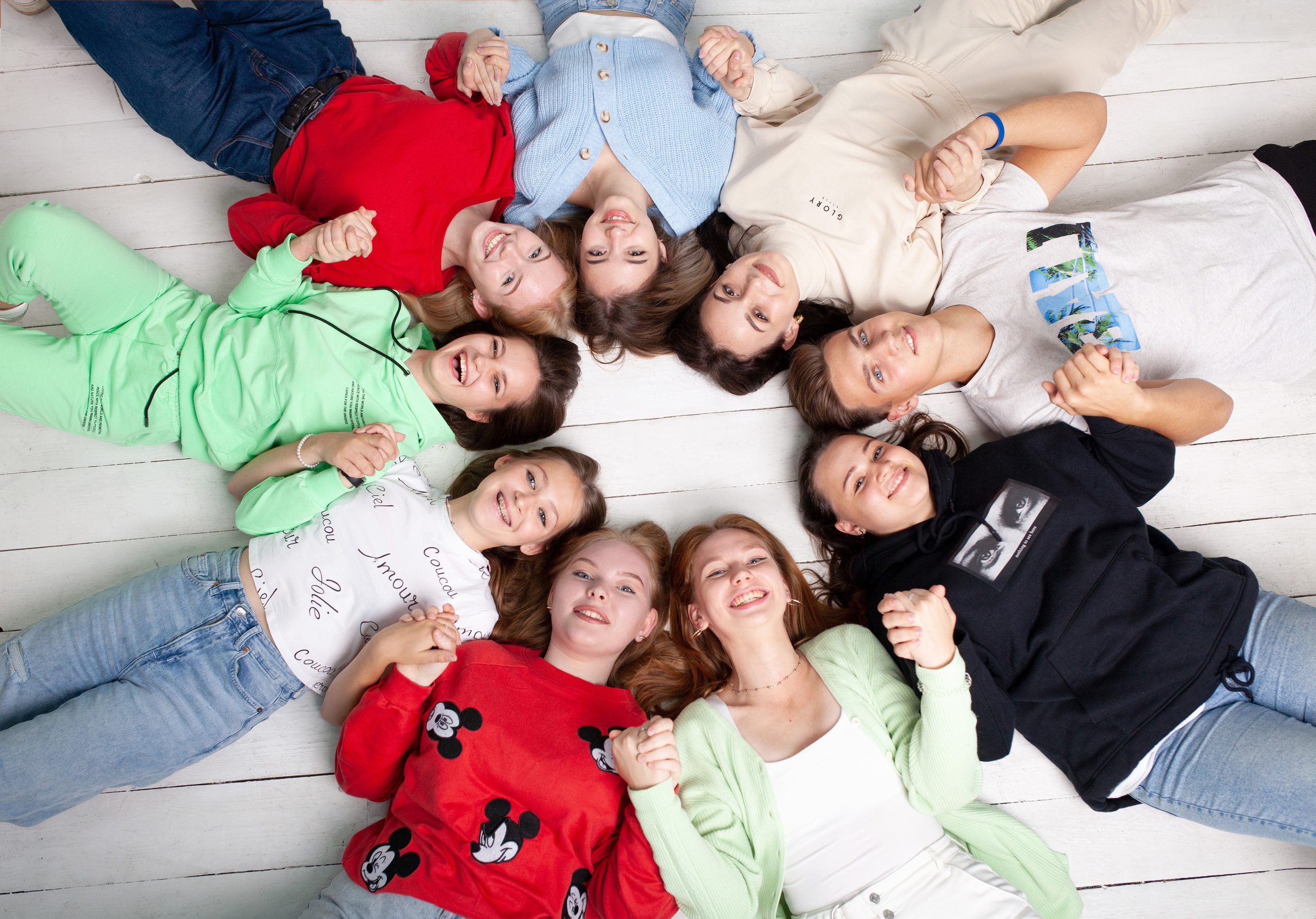 Групповой портрет в классе. Forteens Выпускные альбомы в Нижнем Новгороде